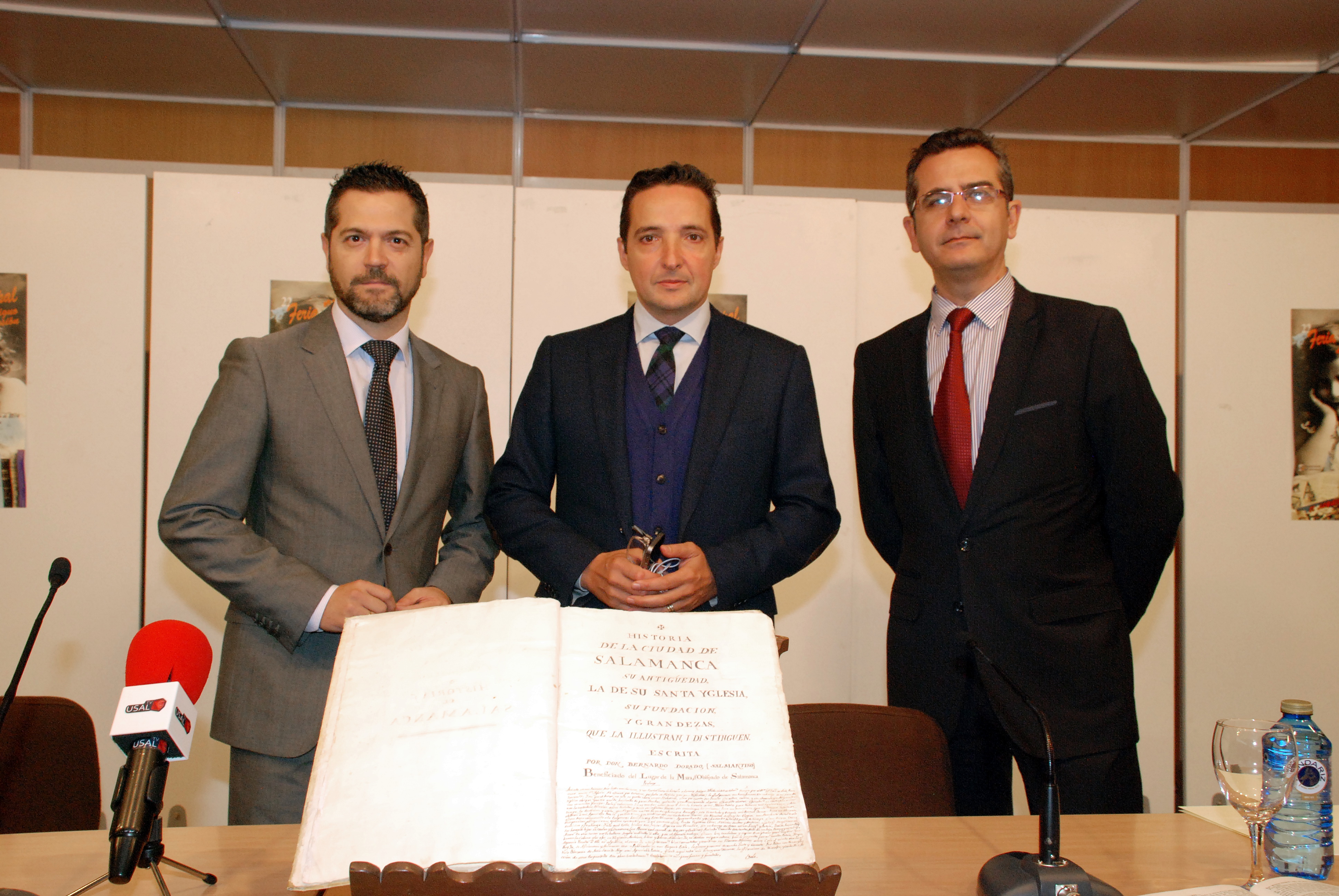 Presentado el manuscrito de Bernardo Dorado que ha sido adquirido recientemente por el Ayuntamiento de Salamanca, la Diputación Provincial y la Universidad de Salamanca