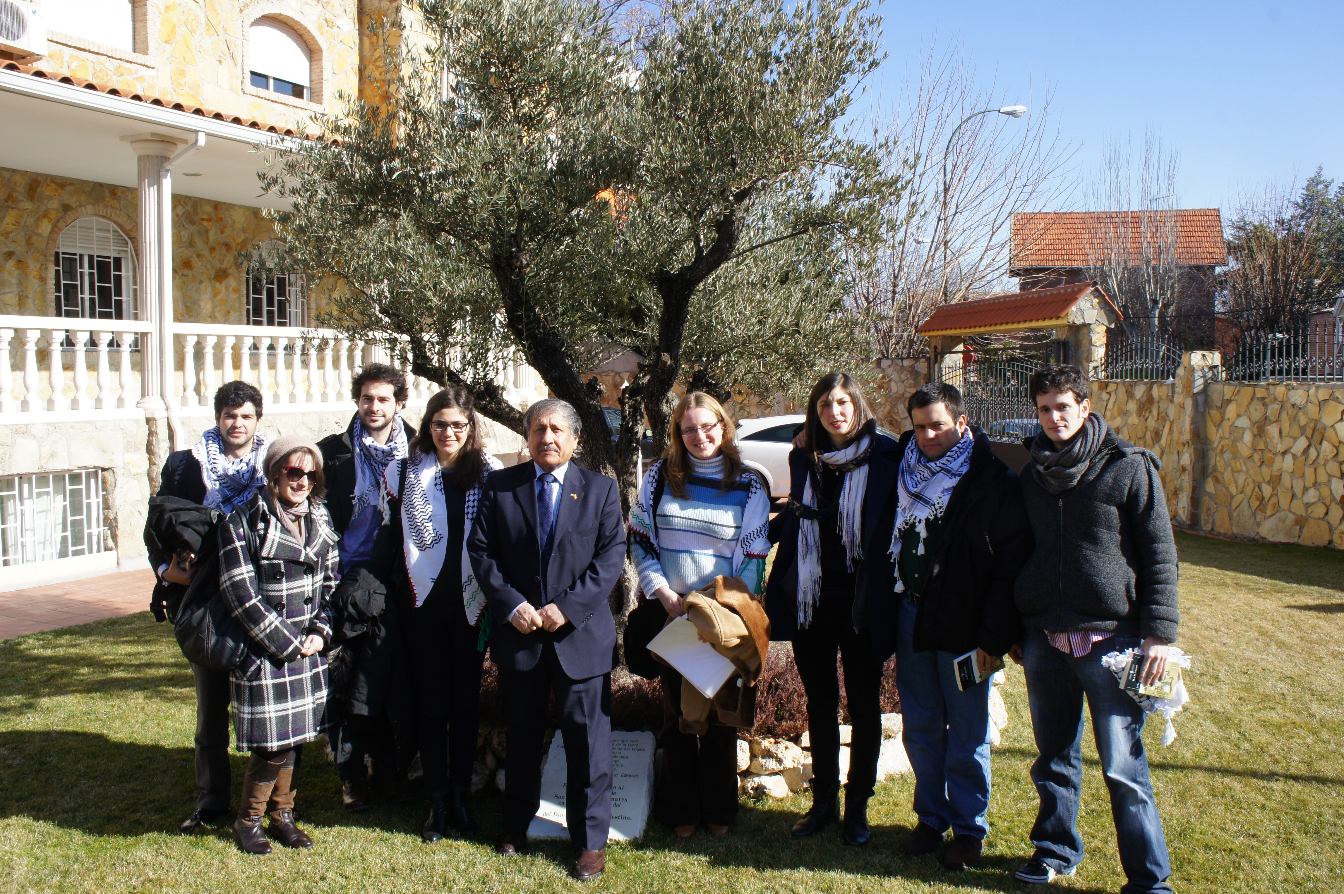 Miembros de MUNUSAL se reúnen con el embajador de Palestina en España