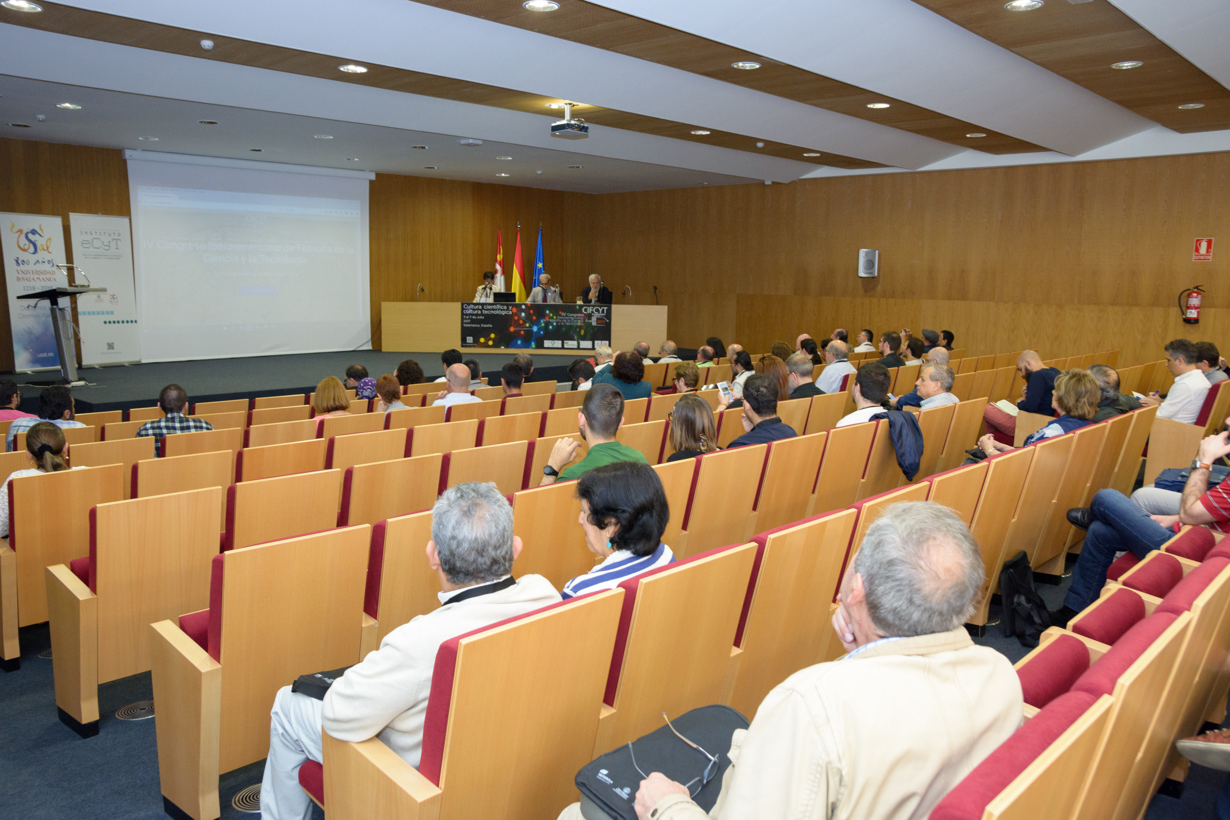 El rector de la Universidad de Salamanca inaugura el Congreso de Filosofía de la Ciencia y la Tecnología organizado por el ECYT