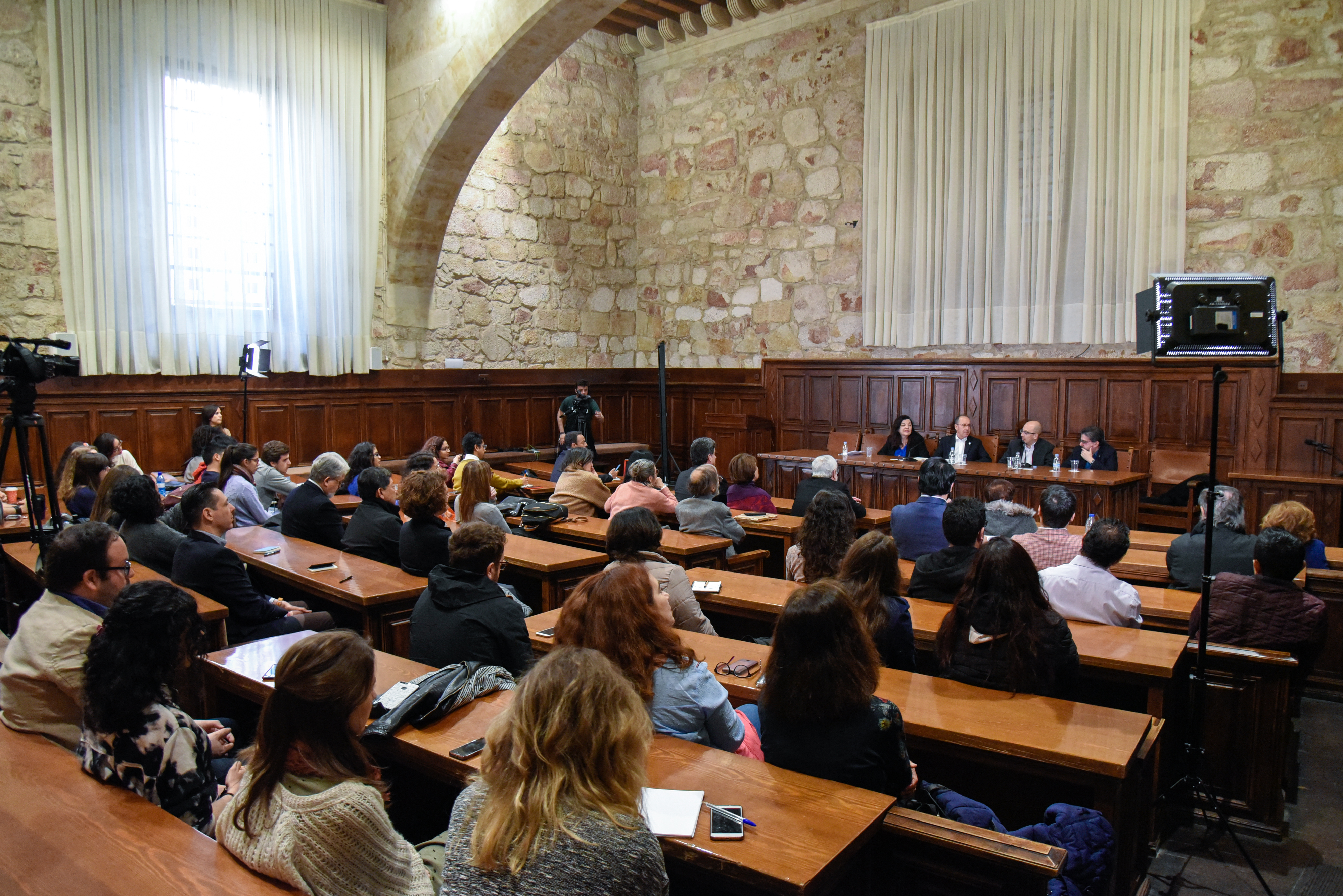 Los escritores Volpi, Jambrina y Noguerol participan en el ‘Conversatorio de literatura’ dentro de la Semana de la UNAM en la Universidad de Salamanca