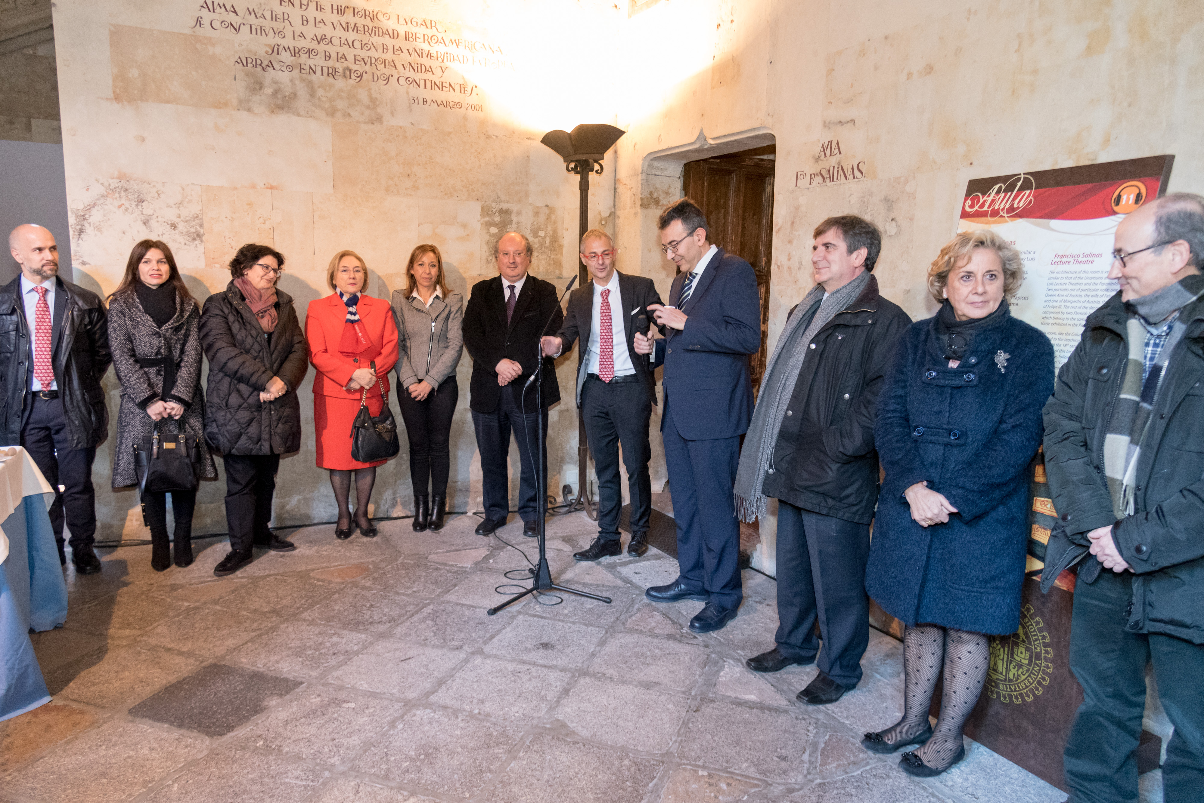 El rector, Ricardo Rivero, mantiene un encuentro con el Personal de Administración y Servicios con motivo de las fiestas de Navidad 