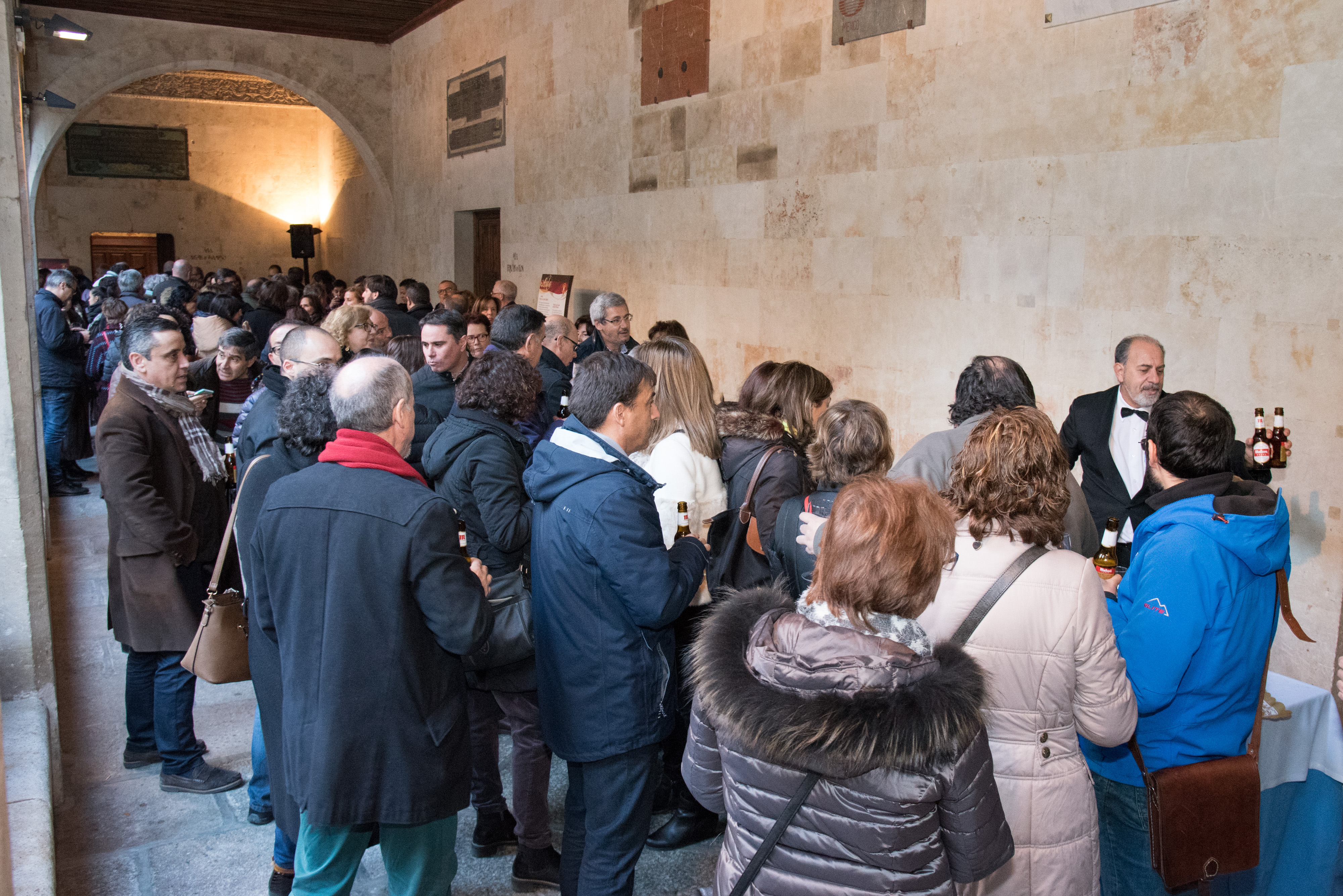 El rector, Ricardo Rivero, mantiene un encuentro con el Personal de Administración y Servicios con motivo de las fiestas de Navidad 