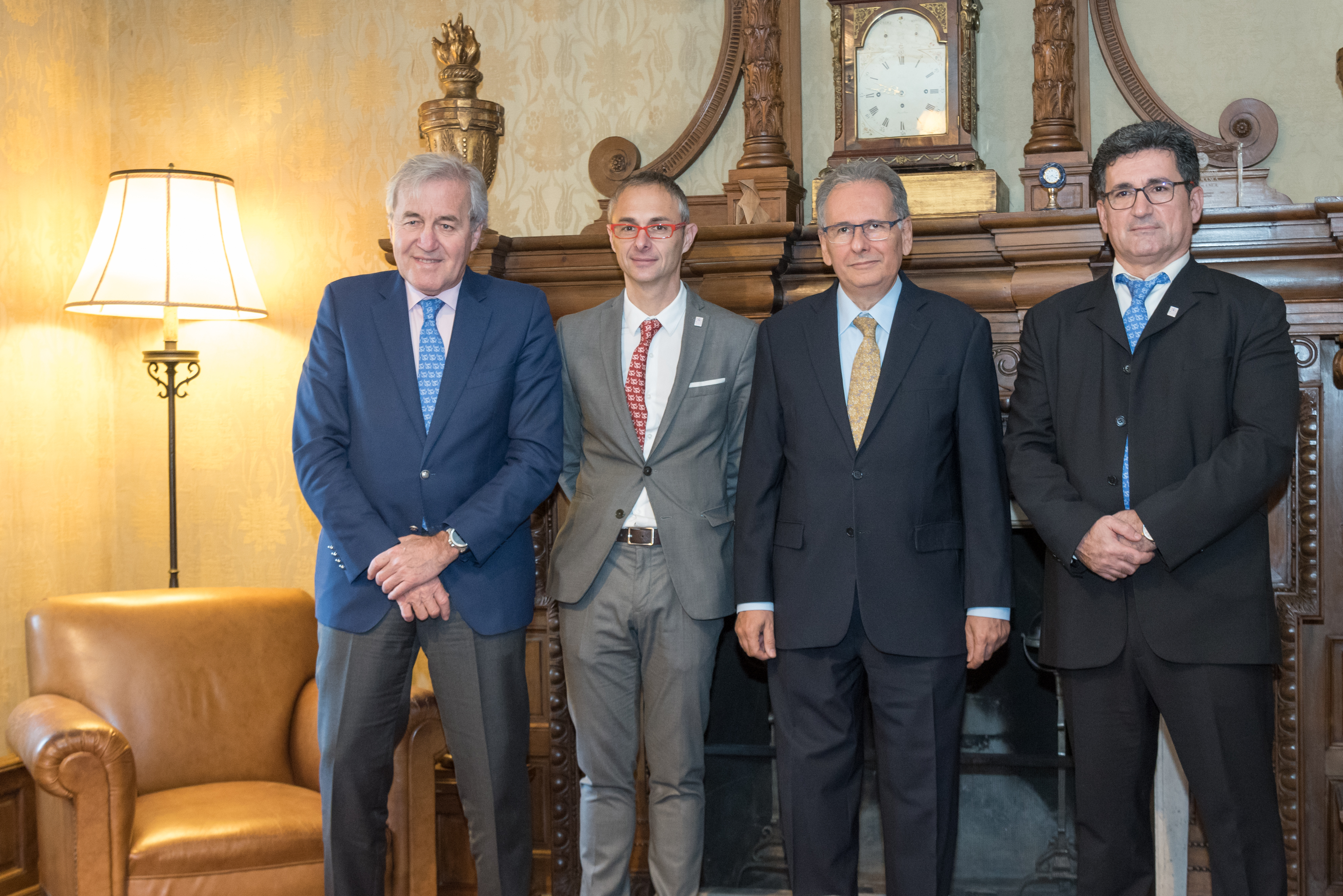 El rector de la Universidad de Salamanca recibe a los embajadores de Argentina, Brasil y Paraguay