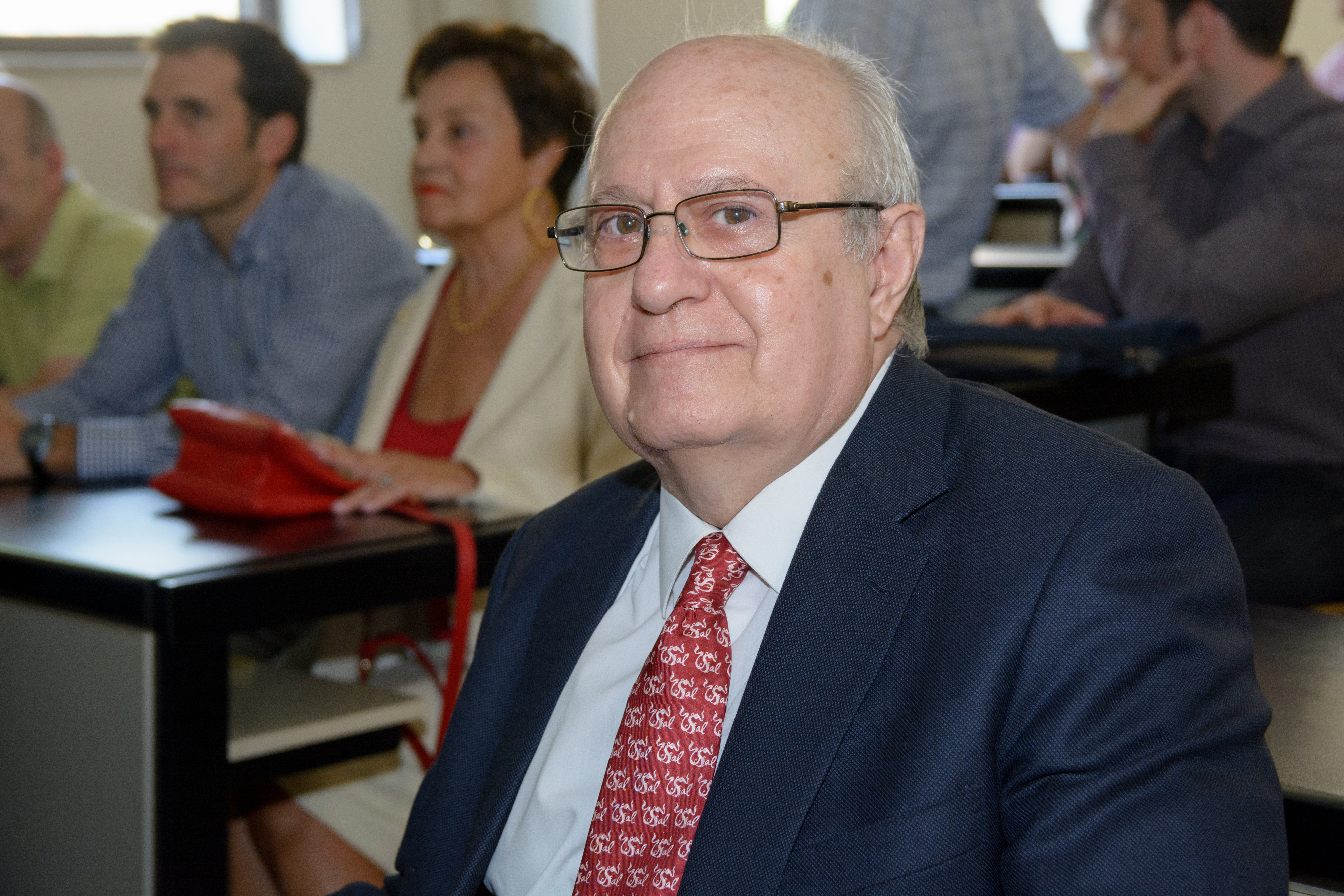 La Facultad de Ciencias rinde homenaje al catedrático de Física Teórica José María Cerveró con motivo de su jubilación