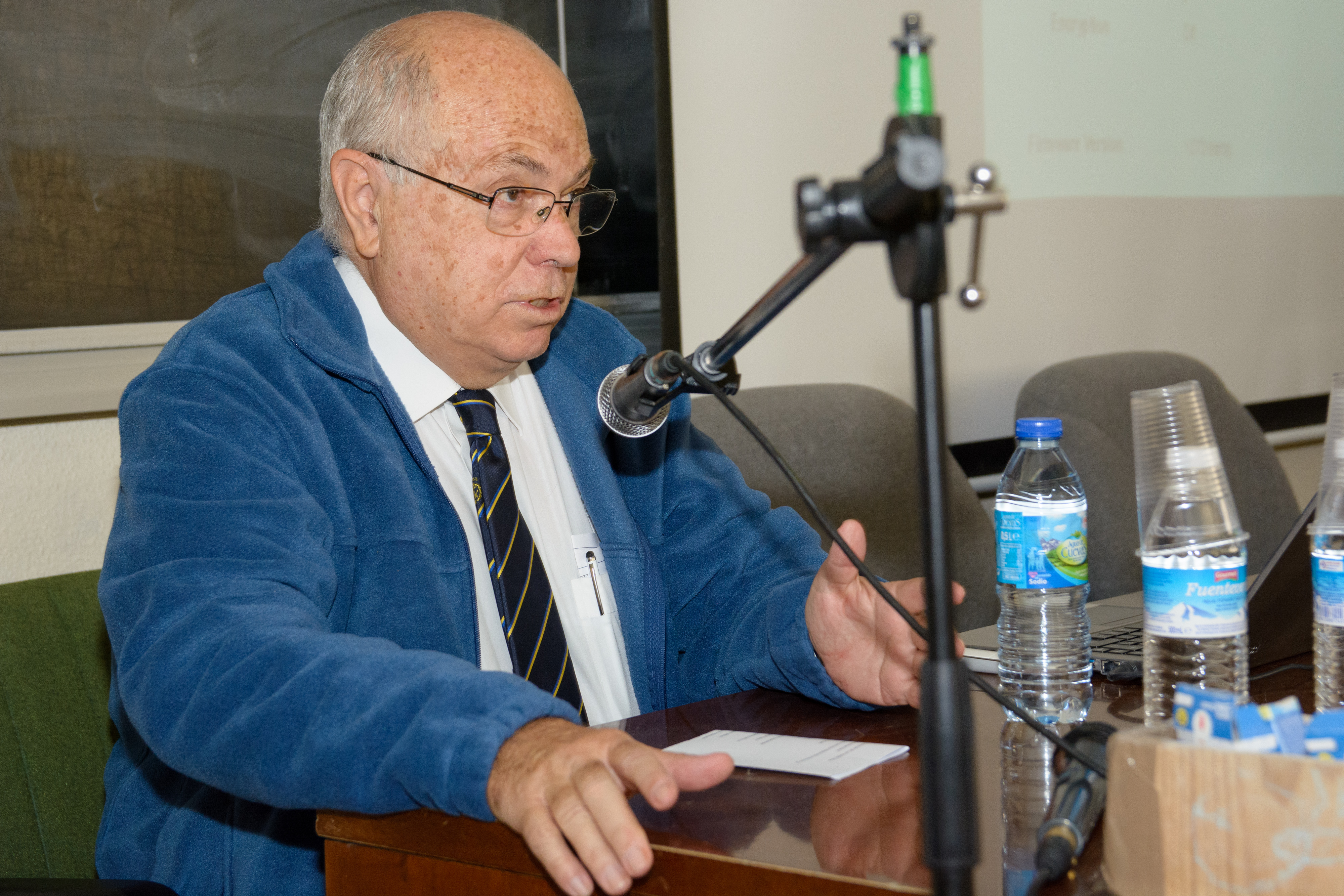 La Facultad de Ciencias rinde homenaje al catedrático de Física Teórica José María Cerveró con motivo de su jubilación