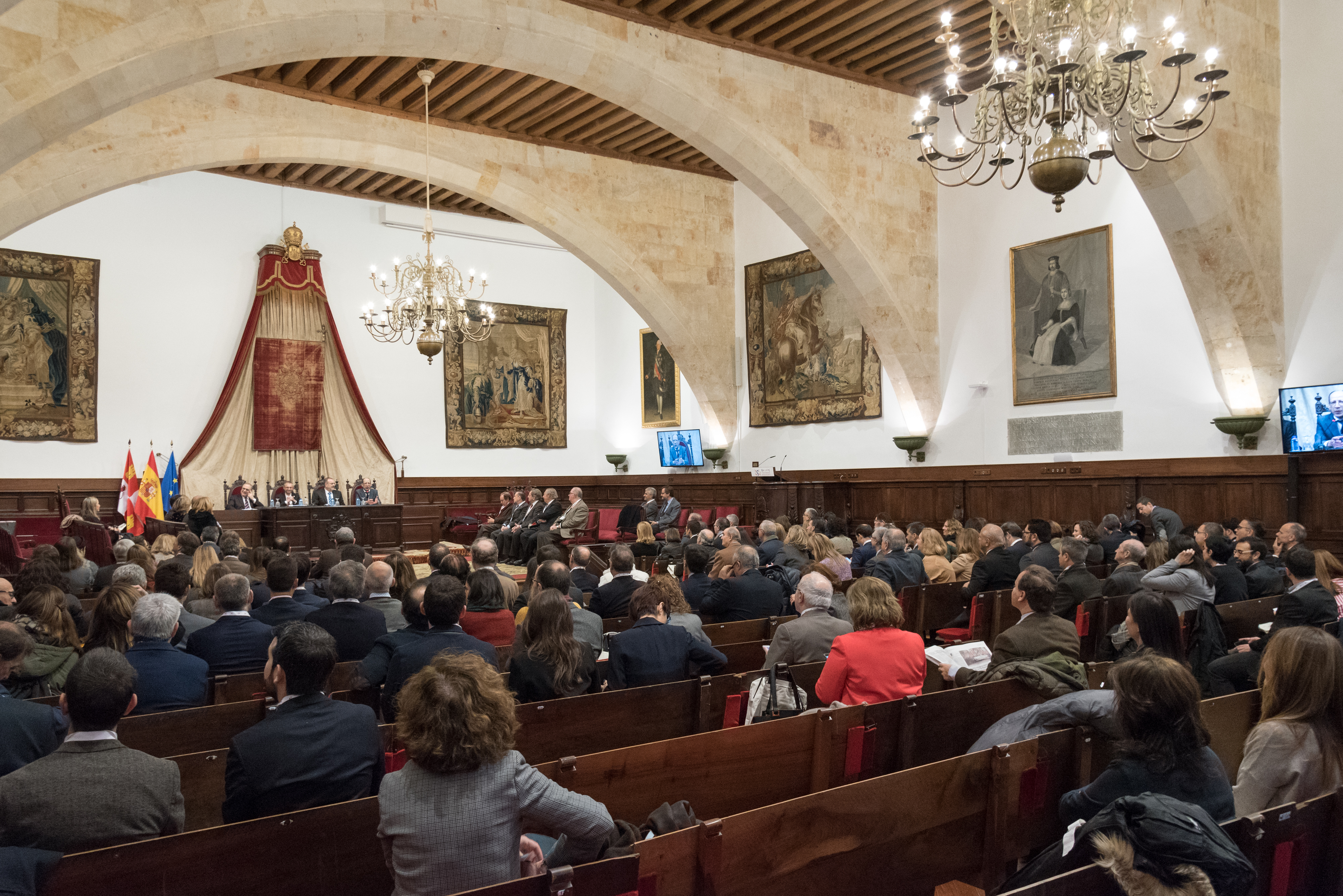 El Paraninfo acoge la inauguración del XIII Congreso de la Asociación de Profesores de Derecho Administrativo, incluido en la programación del VIII Centenario