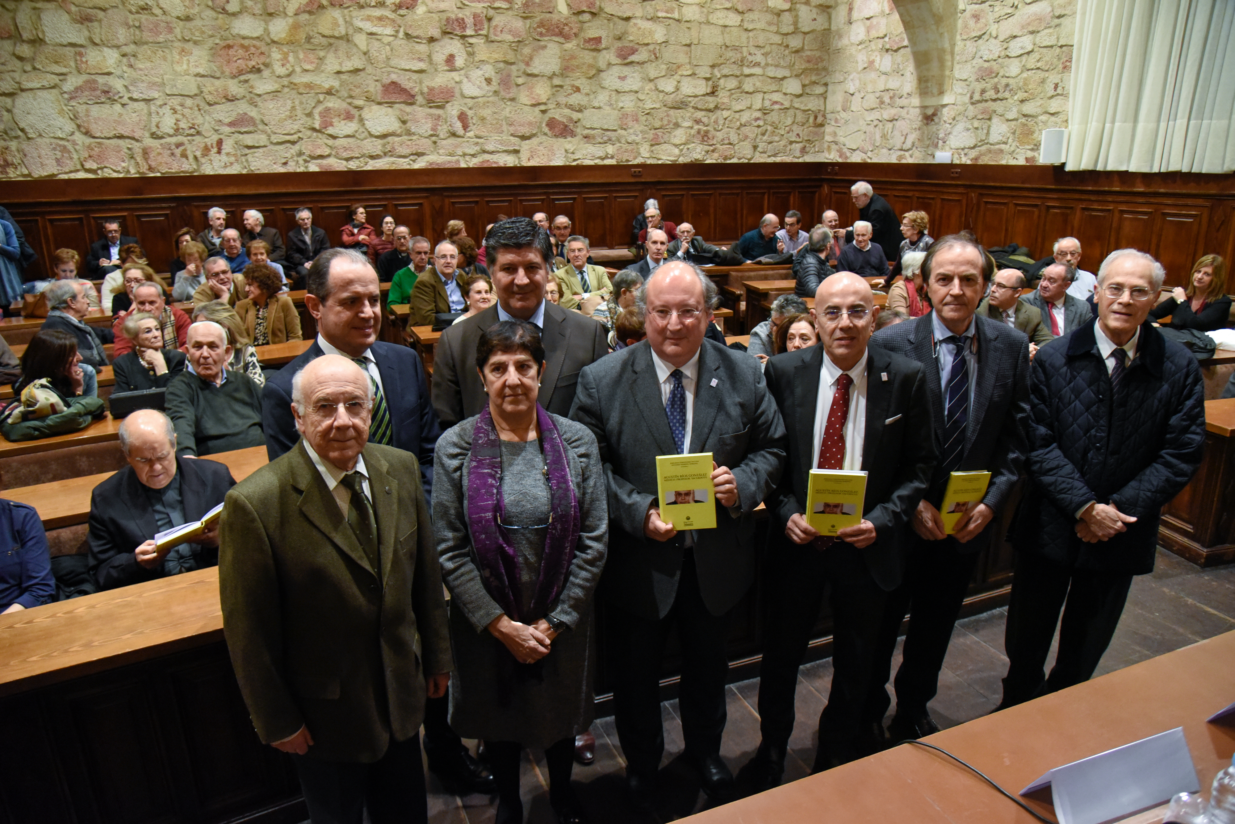 La Junta de Capilla de la Universidad de Salamanca publica un libro en homenaje al médico, profesor y sacerdote Agustín Ríos González