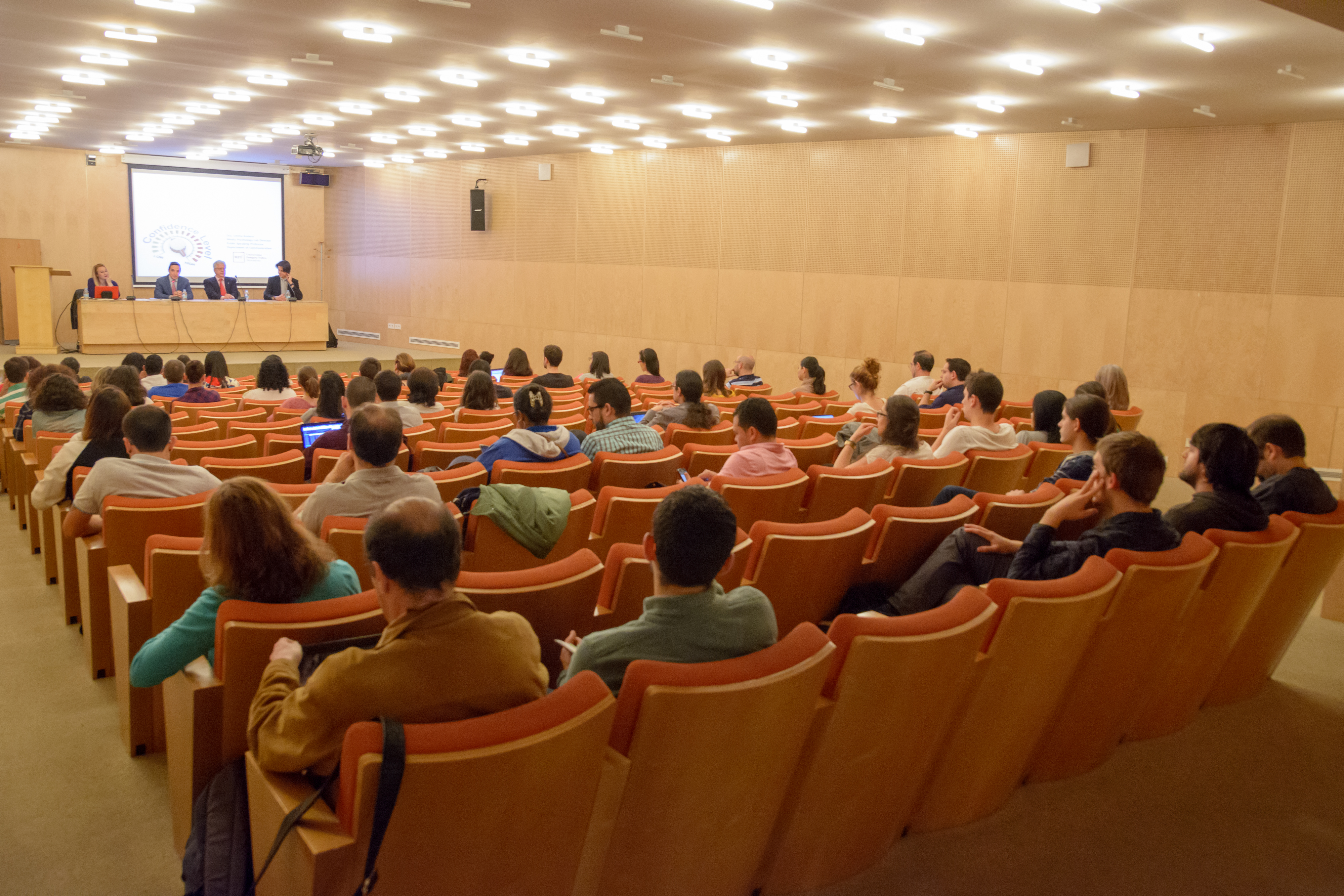 La Universidad de Salamanca muestra a sus doctorandos las estrategias para realizar con éxito la defensa oral de un trabajo académico