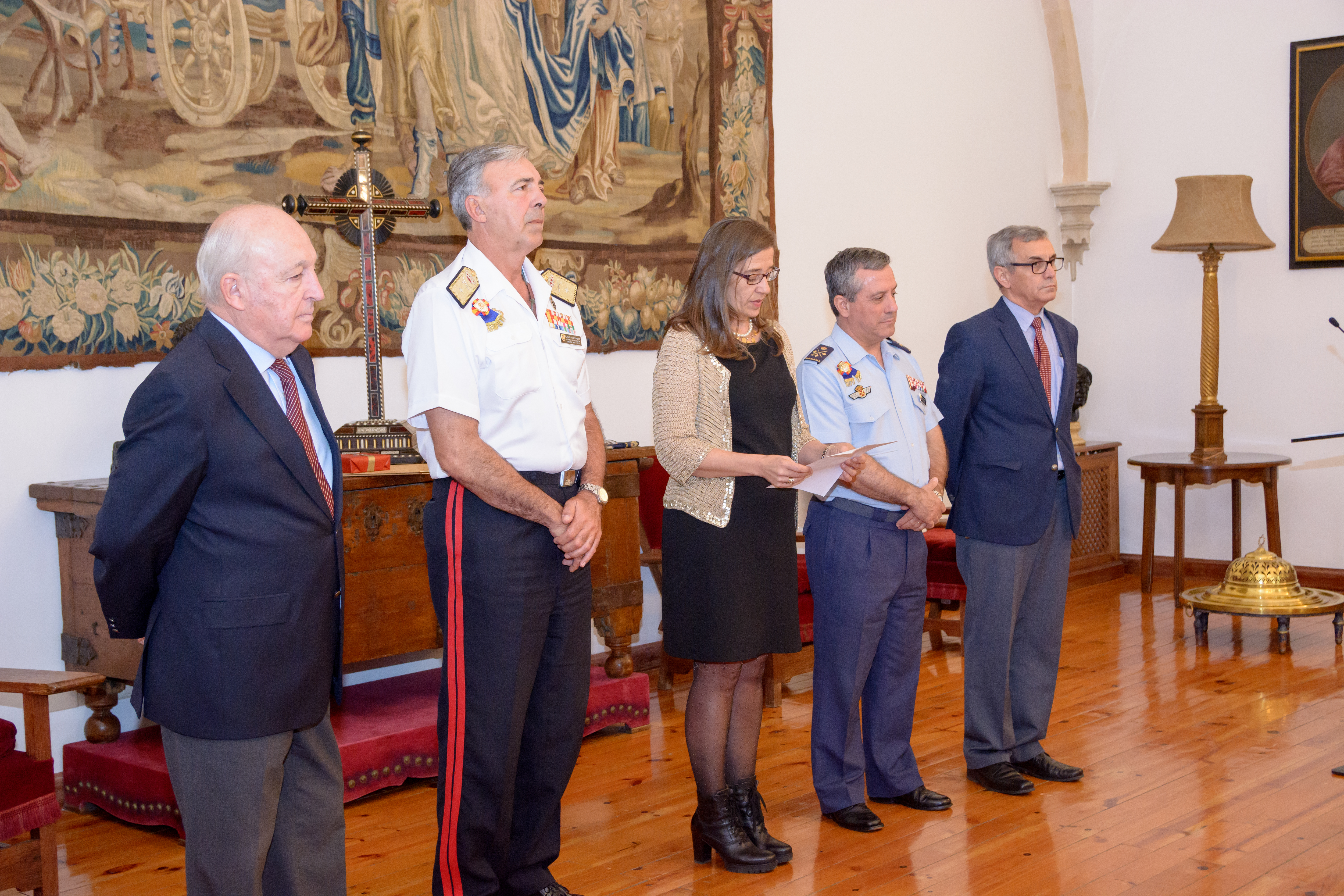 La secretaria general recibe a un grupo de oficiales iberoamericanos que visitan la Universidad de Salamanca