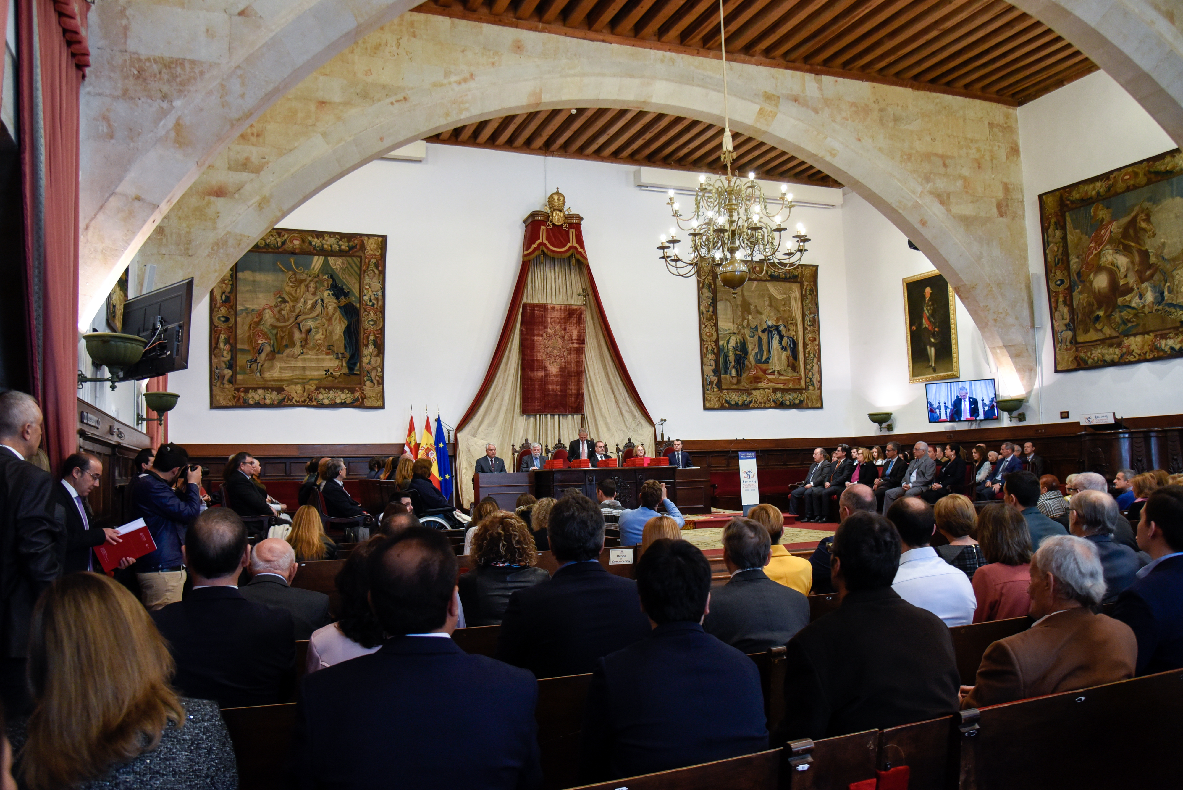 El Paraninfo acogió el acto de homenaje a las víctimas del terrorismo de Castilla y León.
