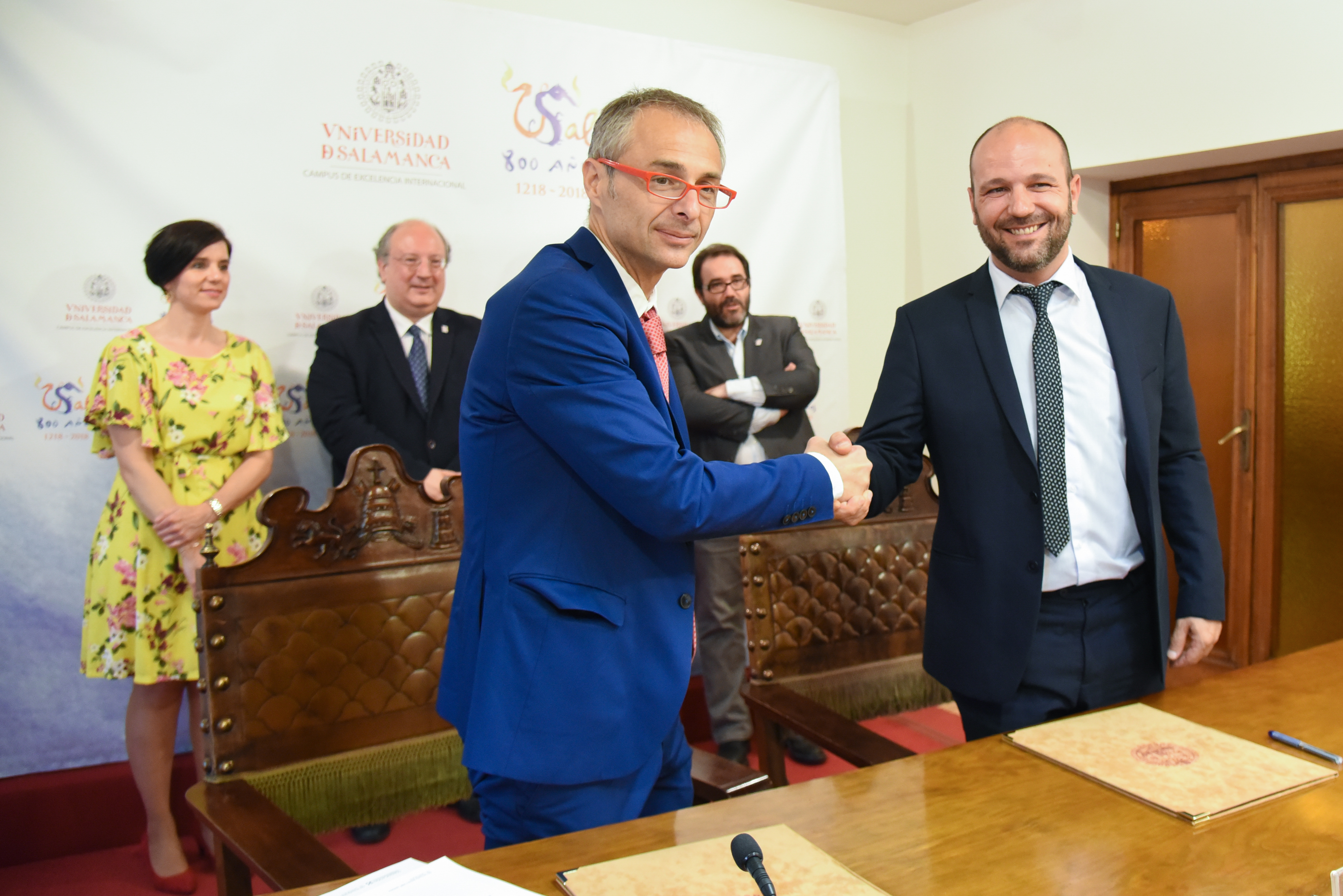 La Universidad de Salamanca y el Centro Comercial El Tormes firman un convenio de colaboración en el marco del VIII Centenario