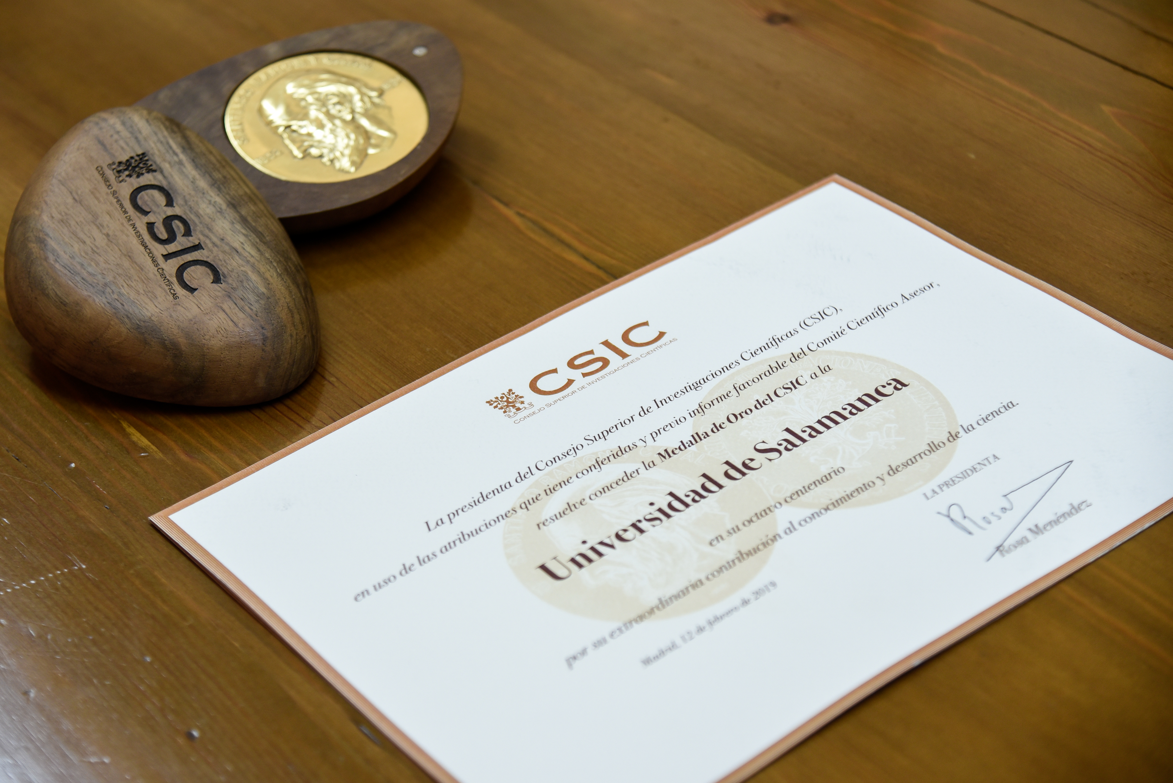 La Universidad de Salamanca recibe la Medalla de Oro del CSIC por su ‘extraordinaria contribución al conocimiento y desarrollo de la ciencia’