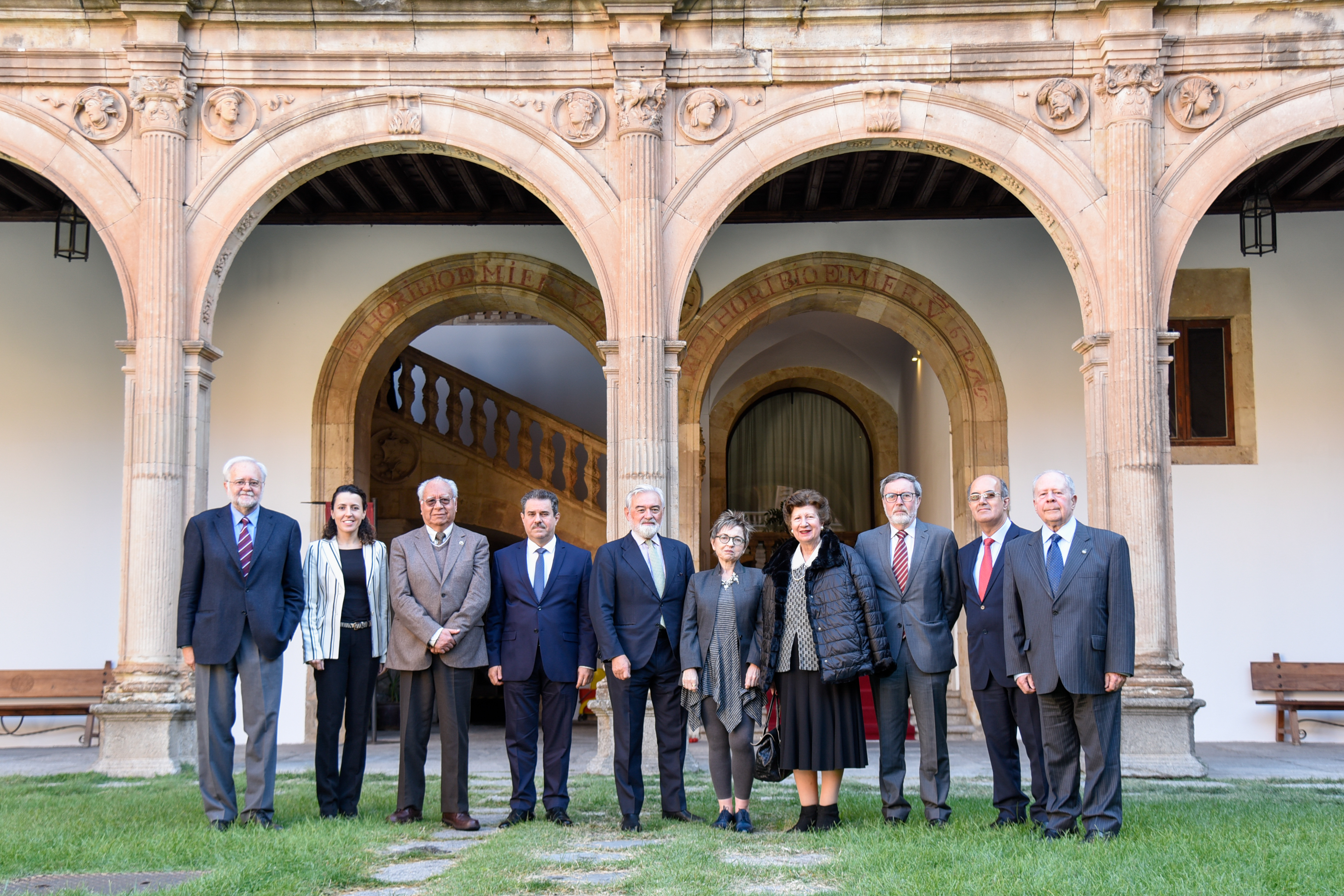 La Universidad de Salamanca acoge la reunión de la comisión para la elaboración del ‘Glosario de términos gramaticales’ de las Academias de la Lengua Española