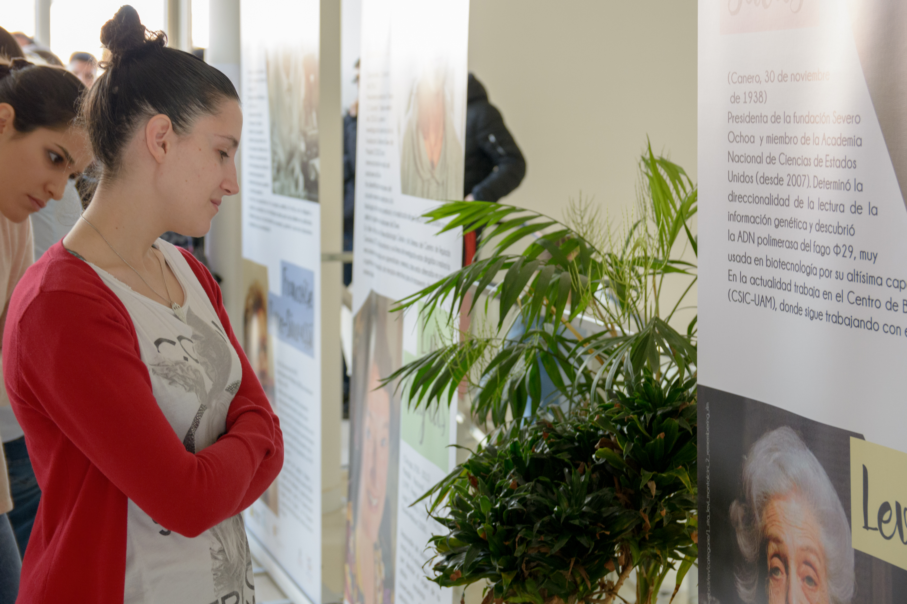 La Universidad de Salamanca se suma a las actividades de celebración del Día Internacional de la Mujer y la Niña en la Ciencia con una exposición de fotografía