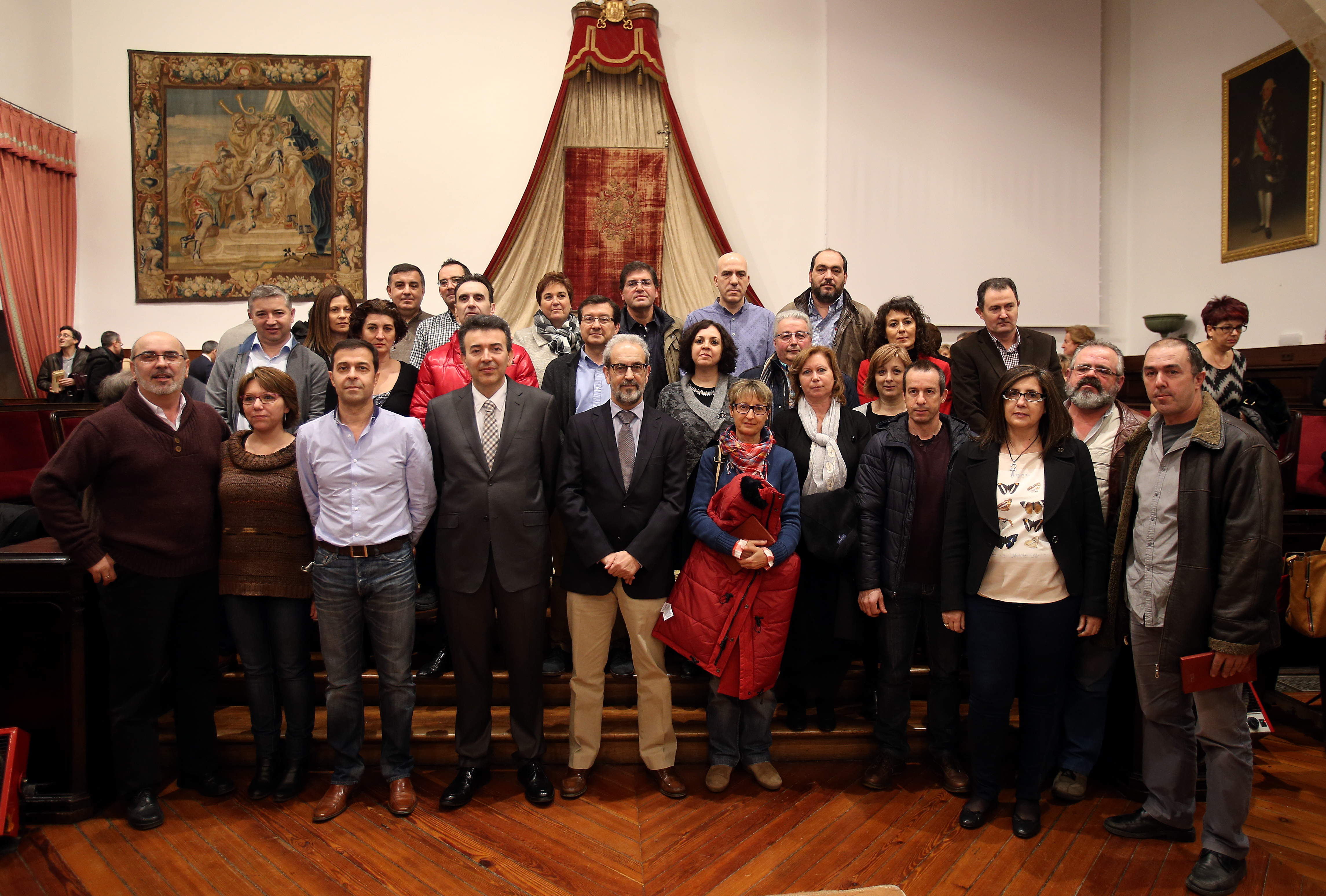 La Universidad de Salamanca entrega sus distinciones a 110 miembros del Personal de Administración y Servicios