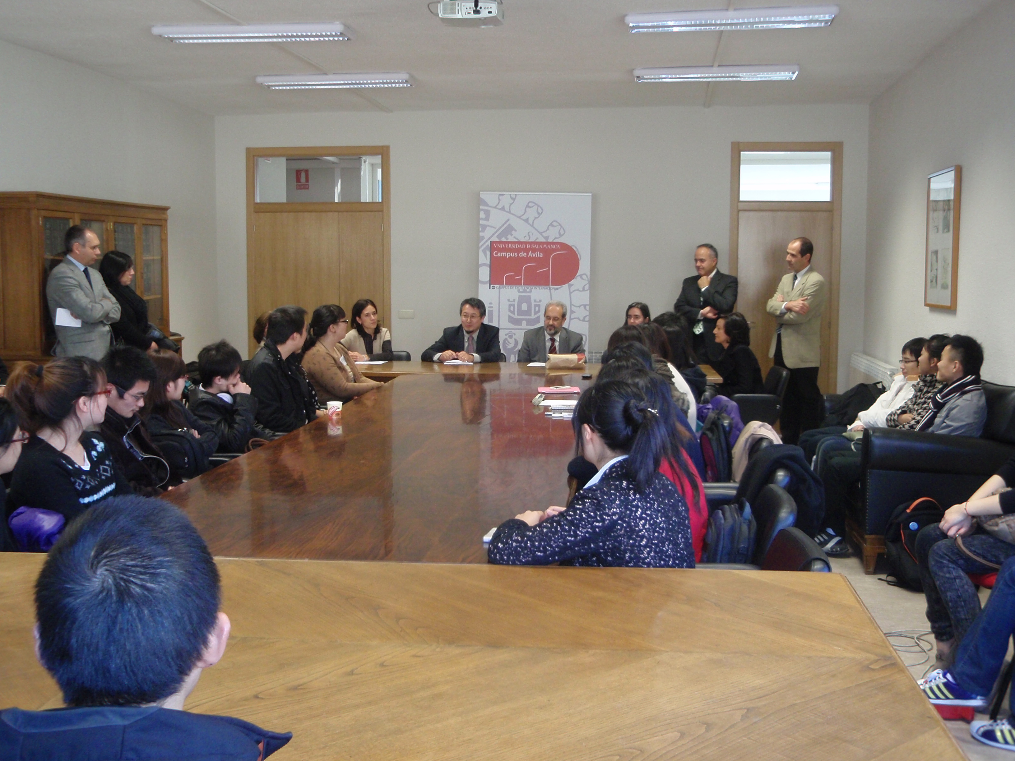 El rector asiste a las jornadas sobre estudiantes chinos organizadas por el Máster de Turismo Interior