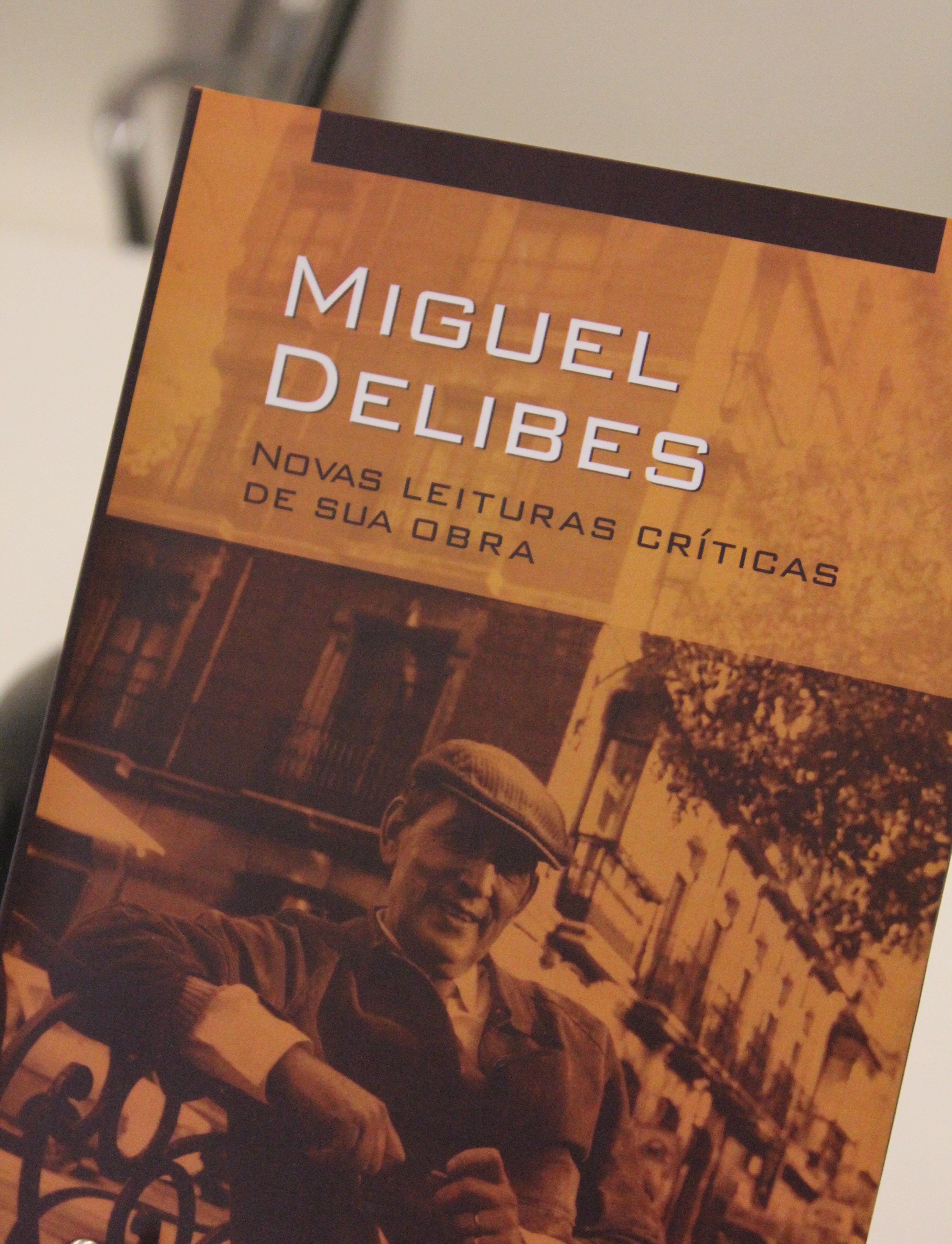 El Centro de Estudios Brasileños y Ediciones Universidad de Salamanca publican un libro sobre Miguel Delibes en formato digital y en portugués