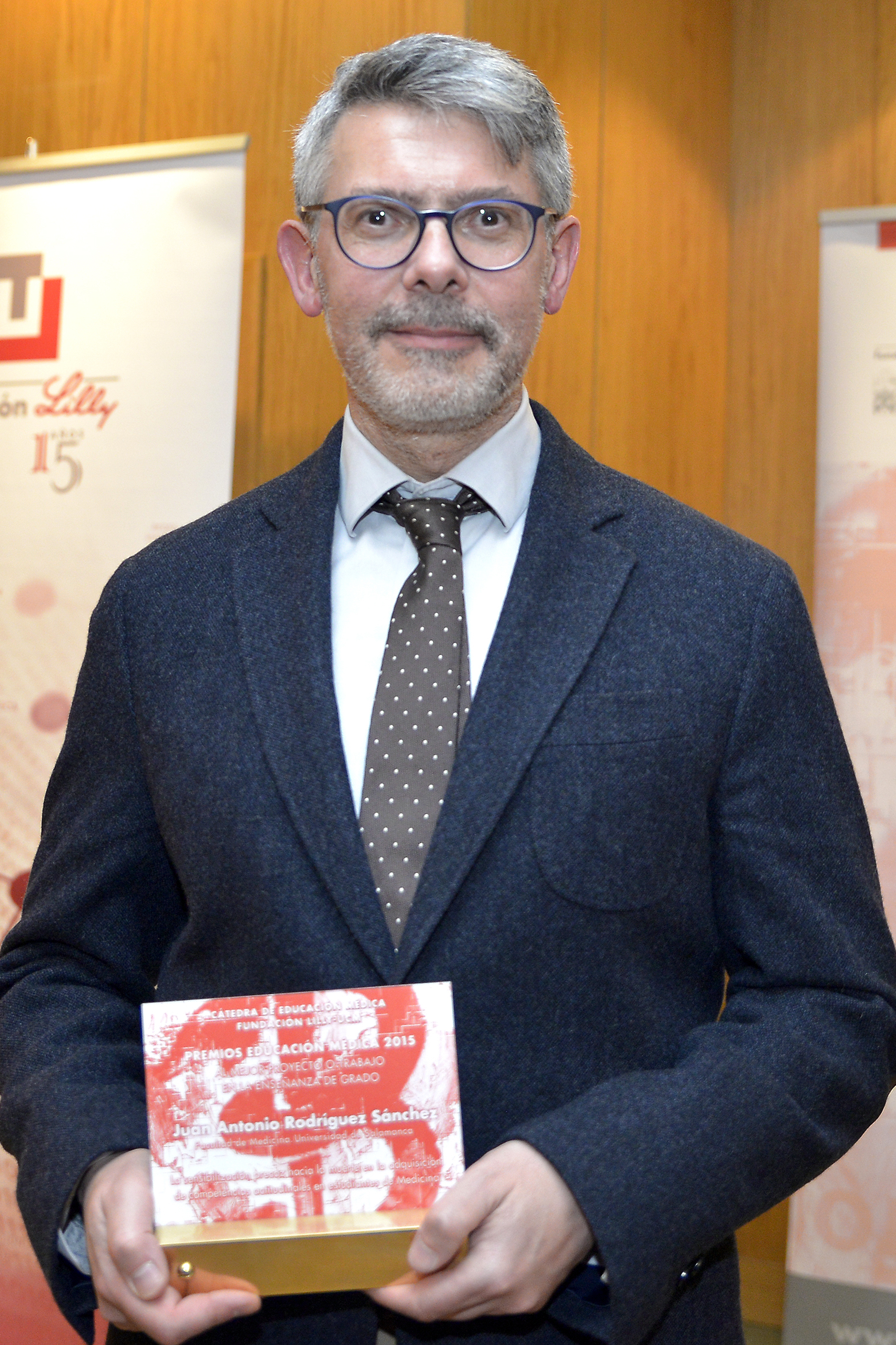 El profesor Juan Antonio Rodríguez Sánchez, de la Facultad de Medicina de la Universidad de Salamanca, recibe el Premio de Educación Médica 2015