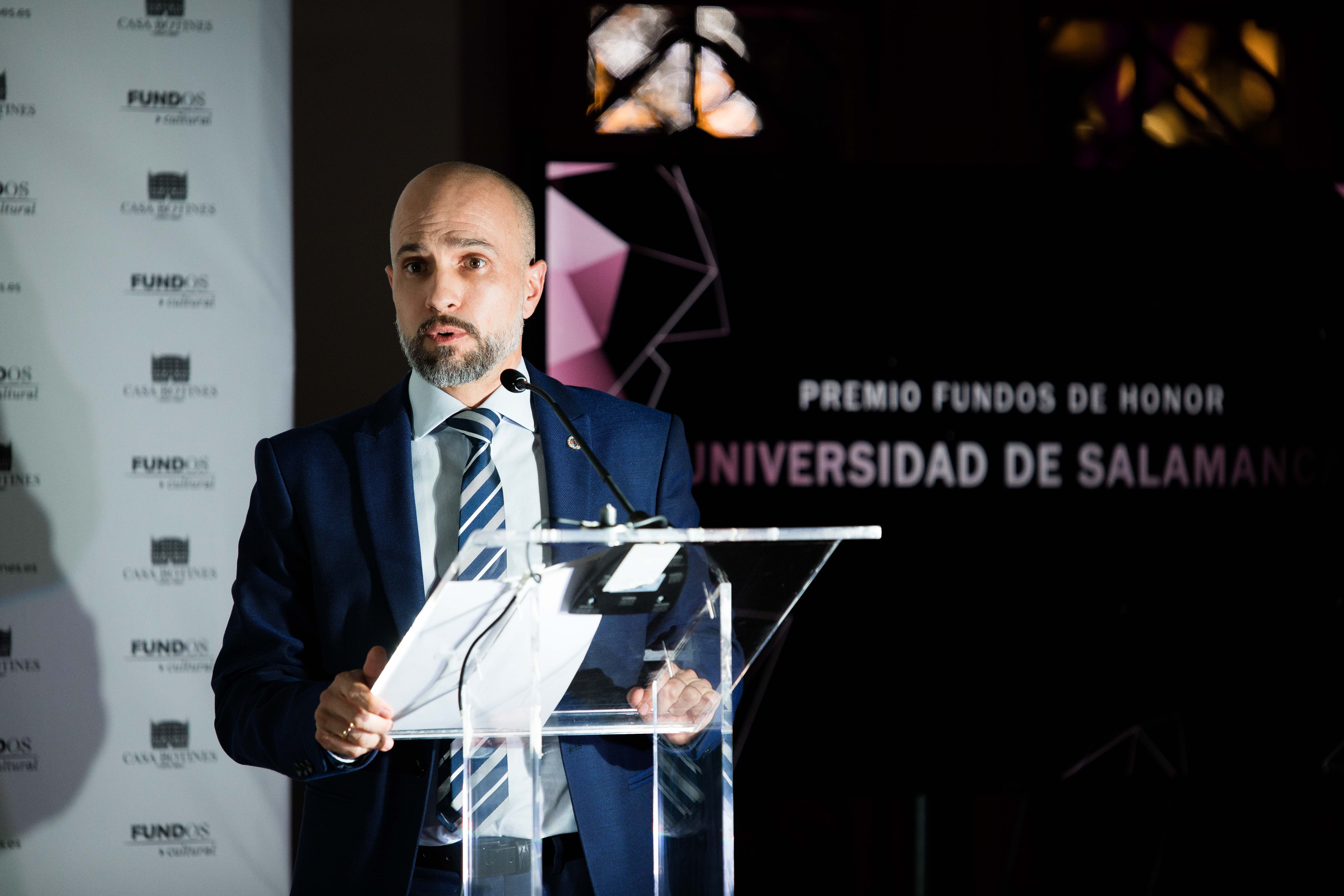 La Universidad de Salamanca recibe el I Premio de Honor que concede la Fundación Obra Social de Castilla y León (FUNDOS) a la Innovación Social