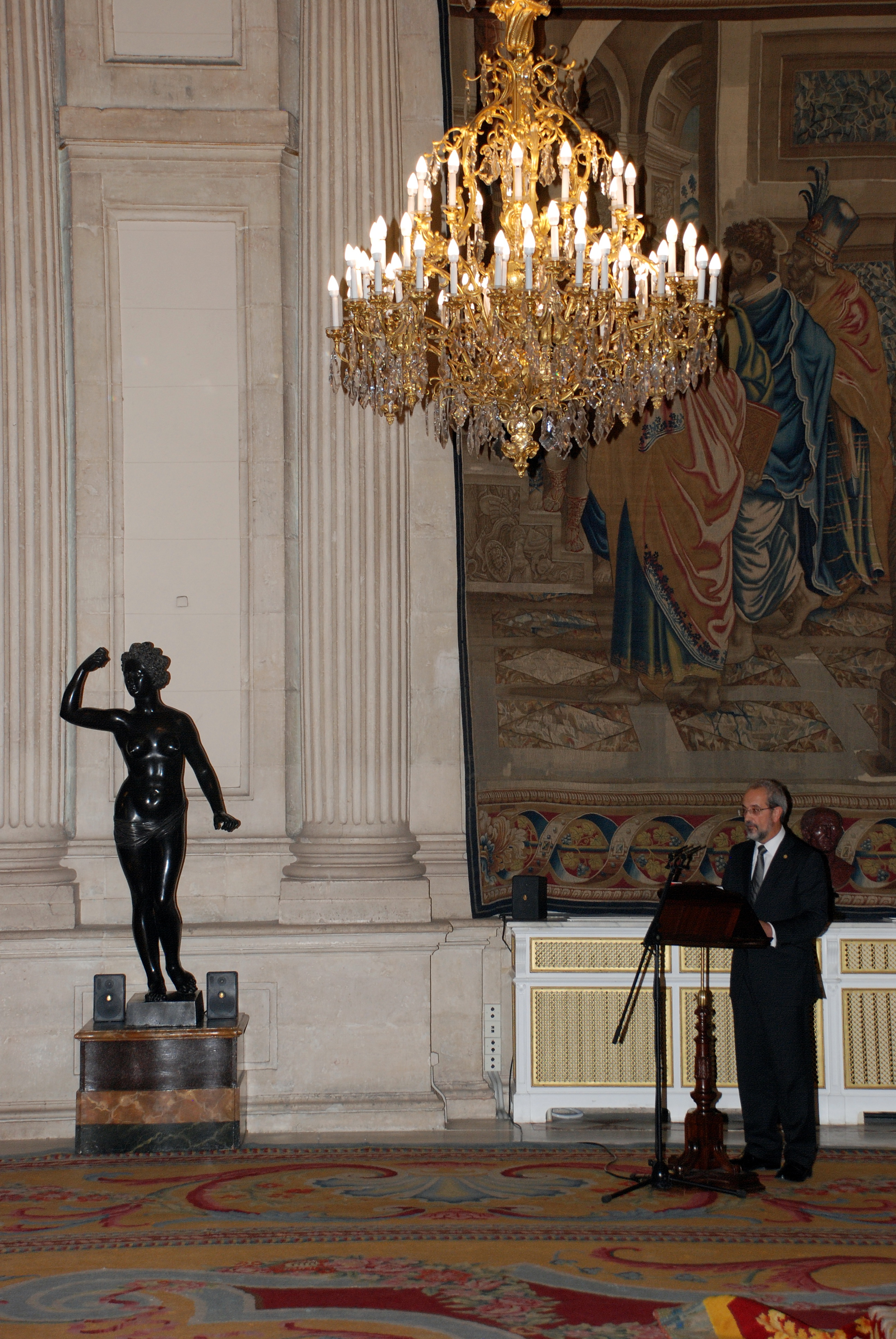 La Reina Doña Sofía entrega el XXII Premio de Poesía Iberoamericana al escritor portugués Nuno Júdice