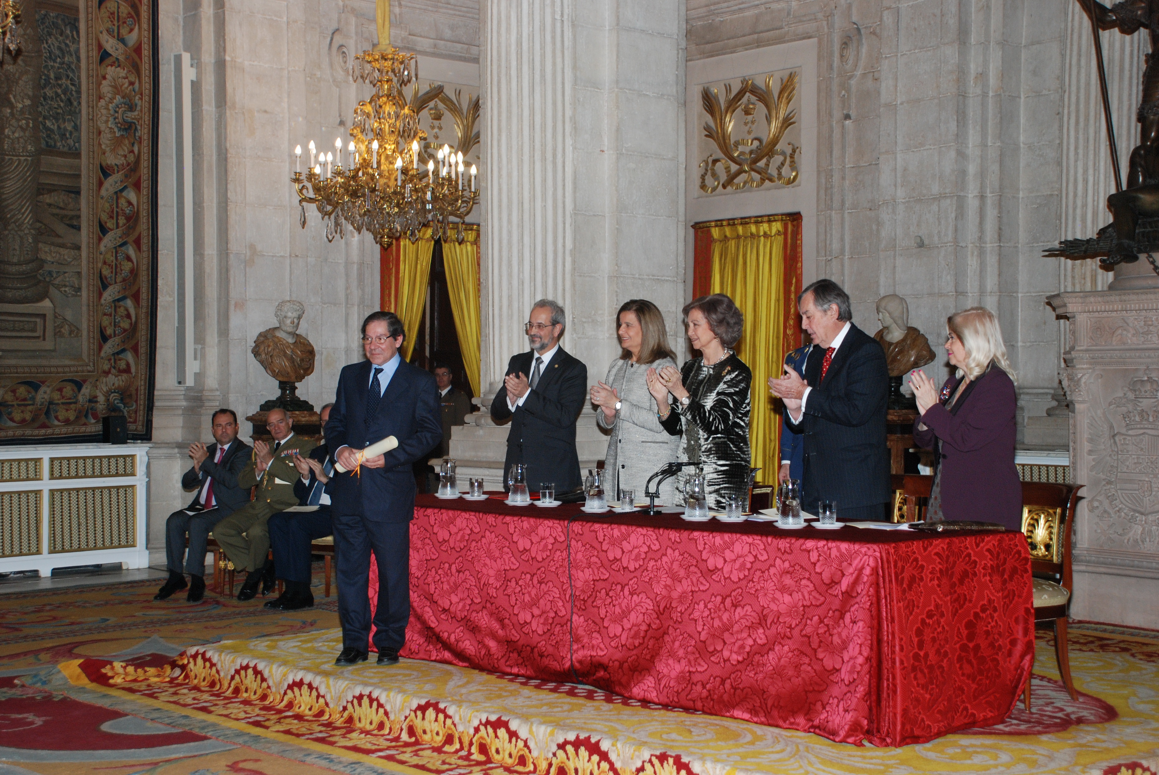 La Reina Doña Sofía entrega el XXII Premio de Poesía Iberoamericana al escritor portugués Nuno Júdice