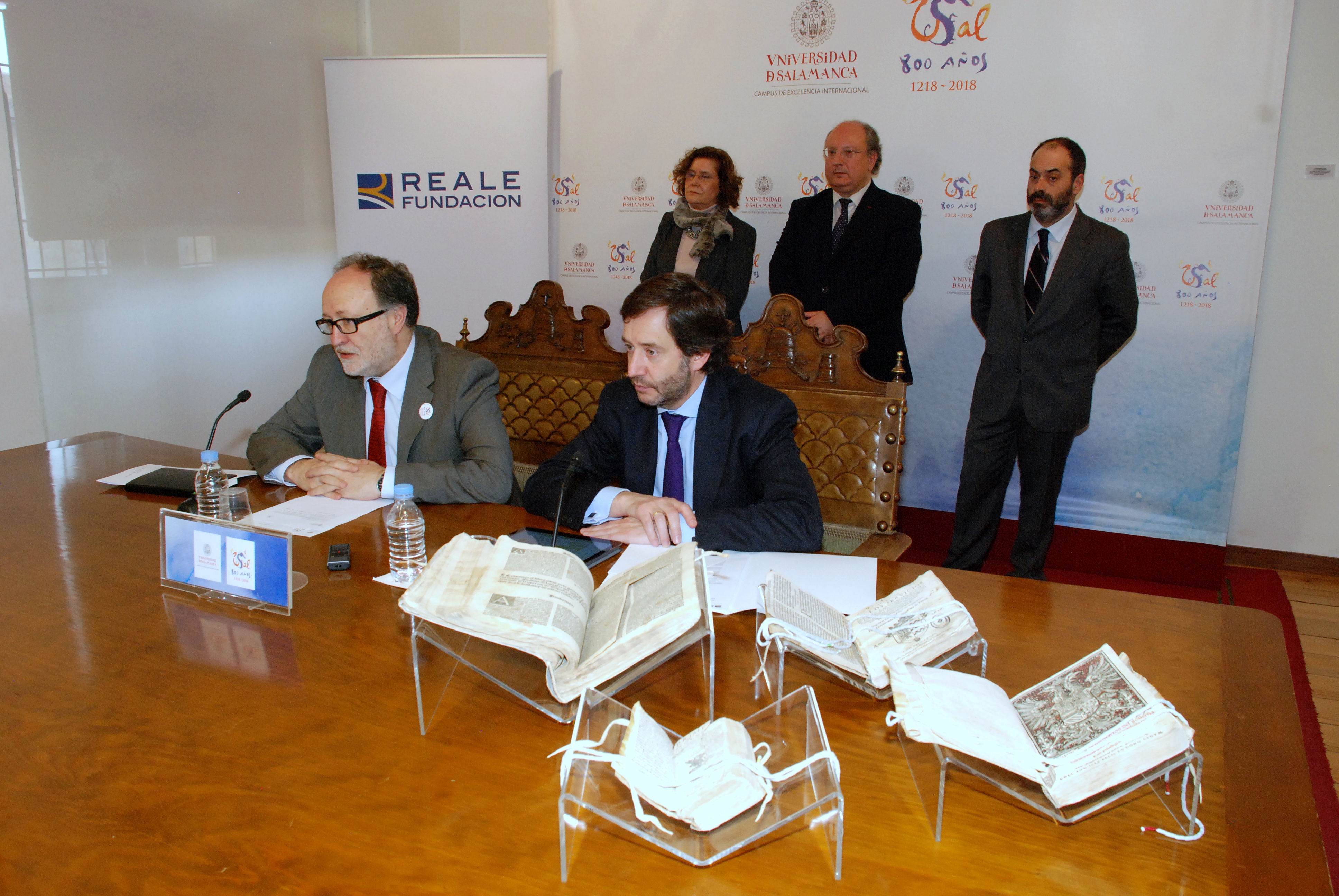 Fundación Reale impulsará la restauración de cuatro libros del patrimonio bibliográfico y documental de la Biblioteca Histórica de la Universidad de Salamanca