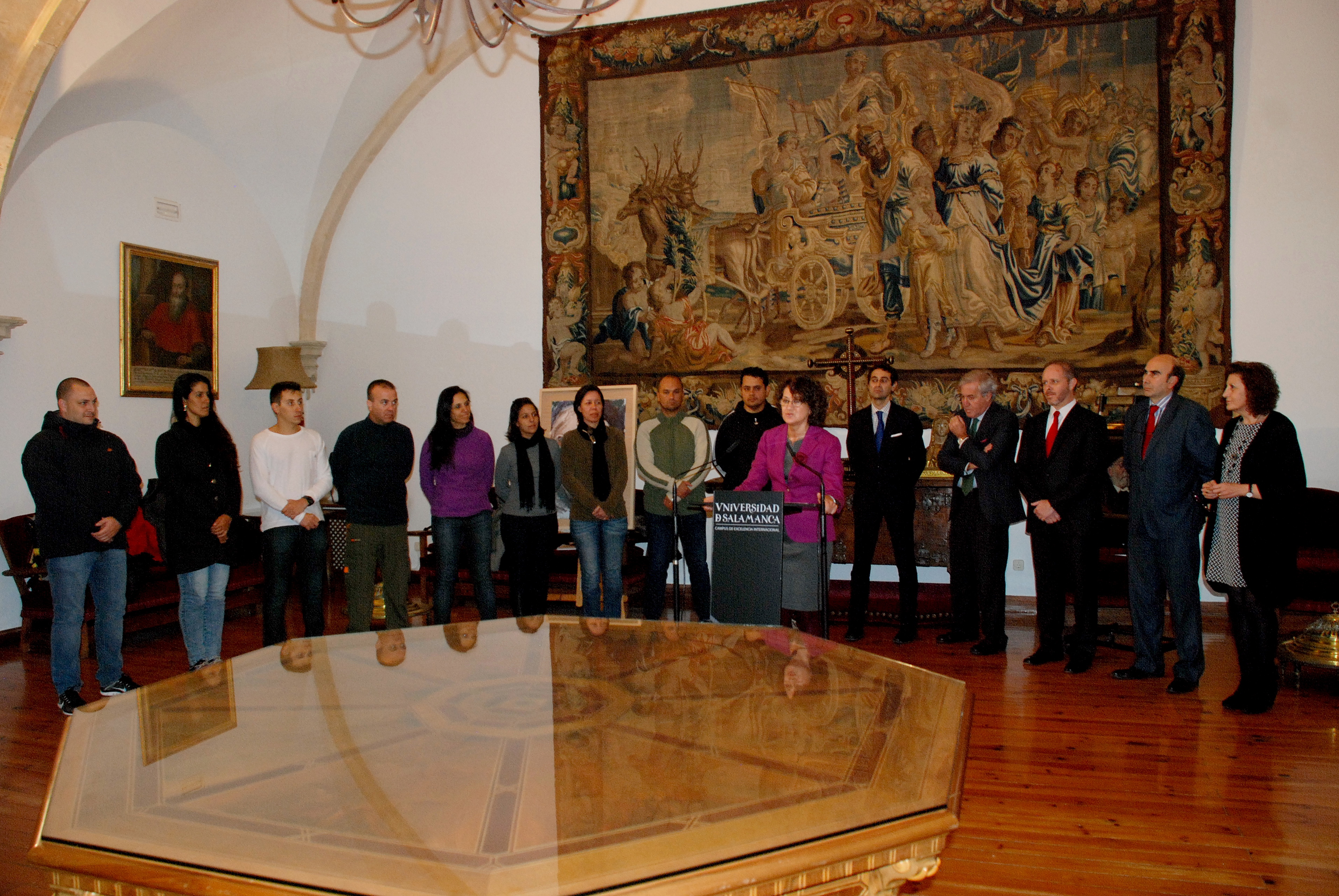 La Universidad de Salamanca recibe a 10 miembros de los cuerpos de seguridad de Brasil participantes del Programa Top España