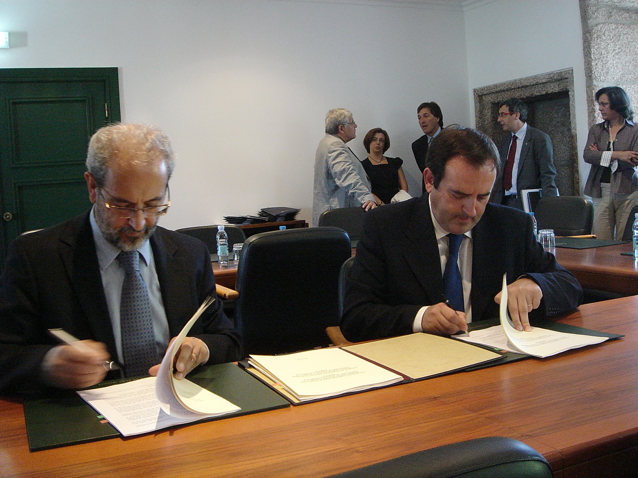 Firma de convenio entre la Universidad de Salamanca y la Universidad de Beira.