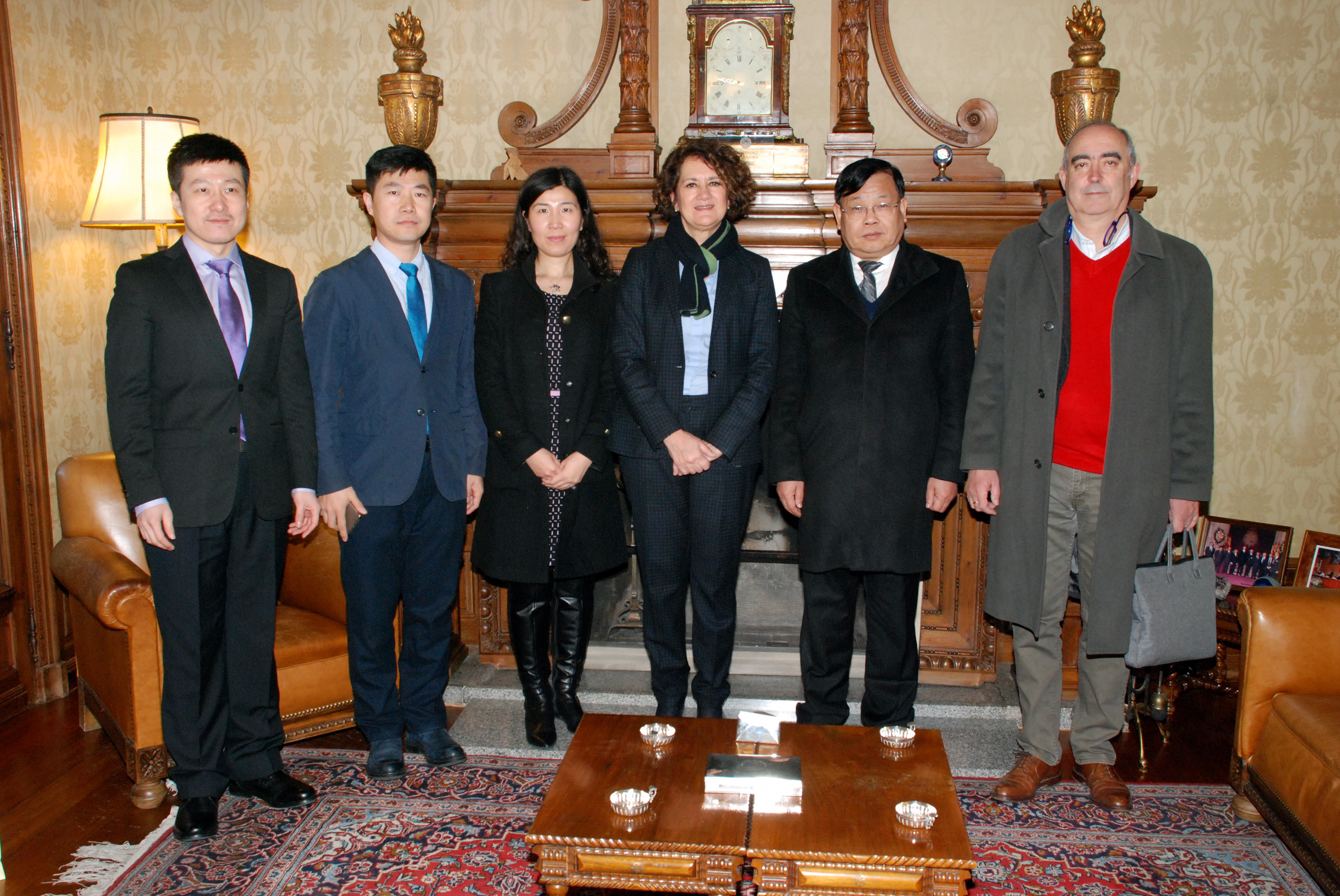 La vicerrectora de Internacionalización recibe a una delegación de la universidad china de Harbin