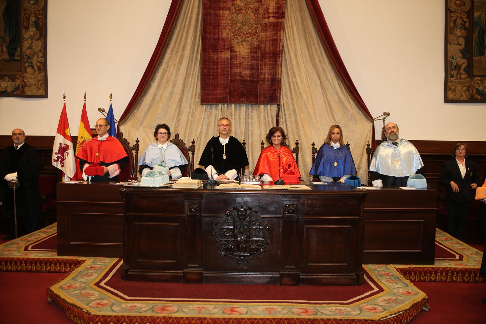 La Universidad de Salamanca inviste como doctoras honoris causa a las filósofas Victoria Camps Cervera y Adela Cortina
