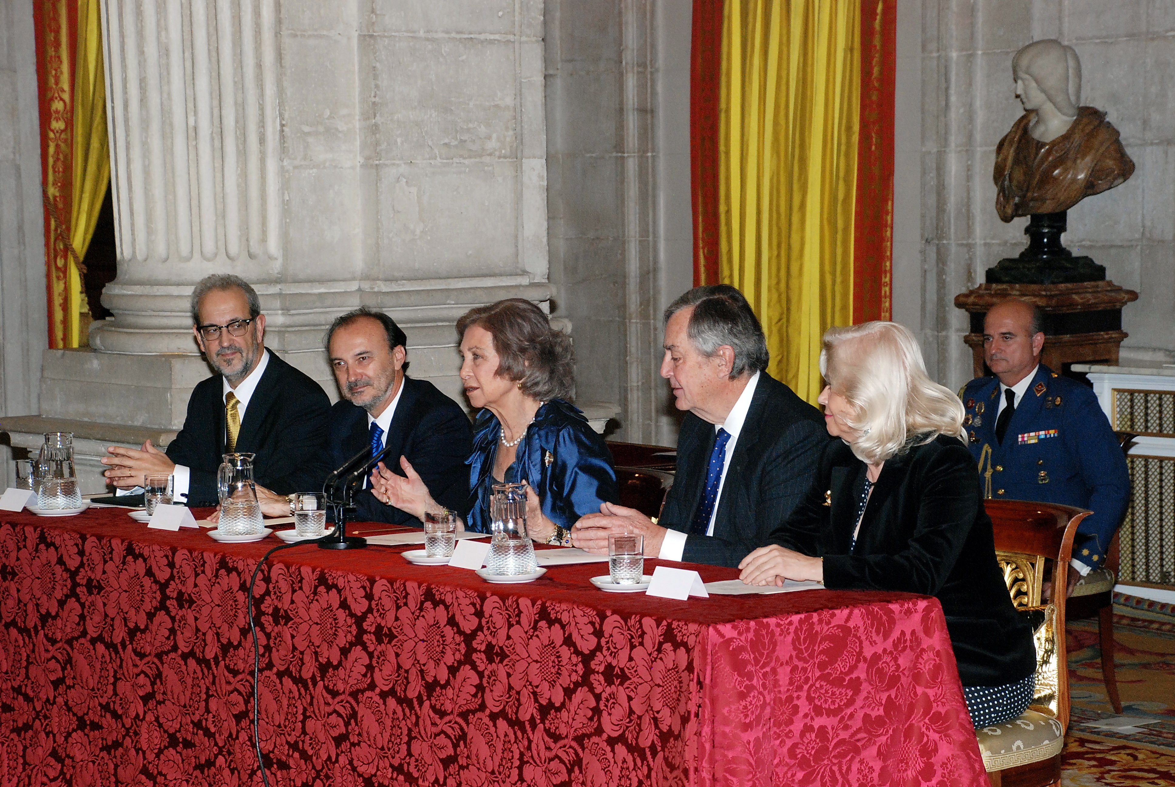 La escritora malagueña María Victoria Atencia recibe emocionada el XXIII Premio Reina Sofía de Poesía Iberoamericana