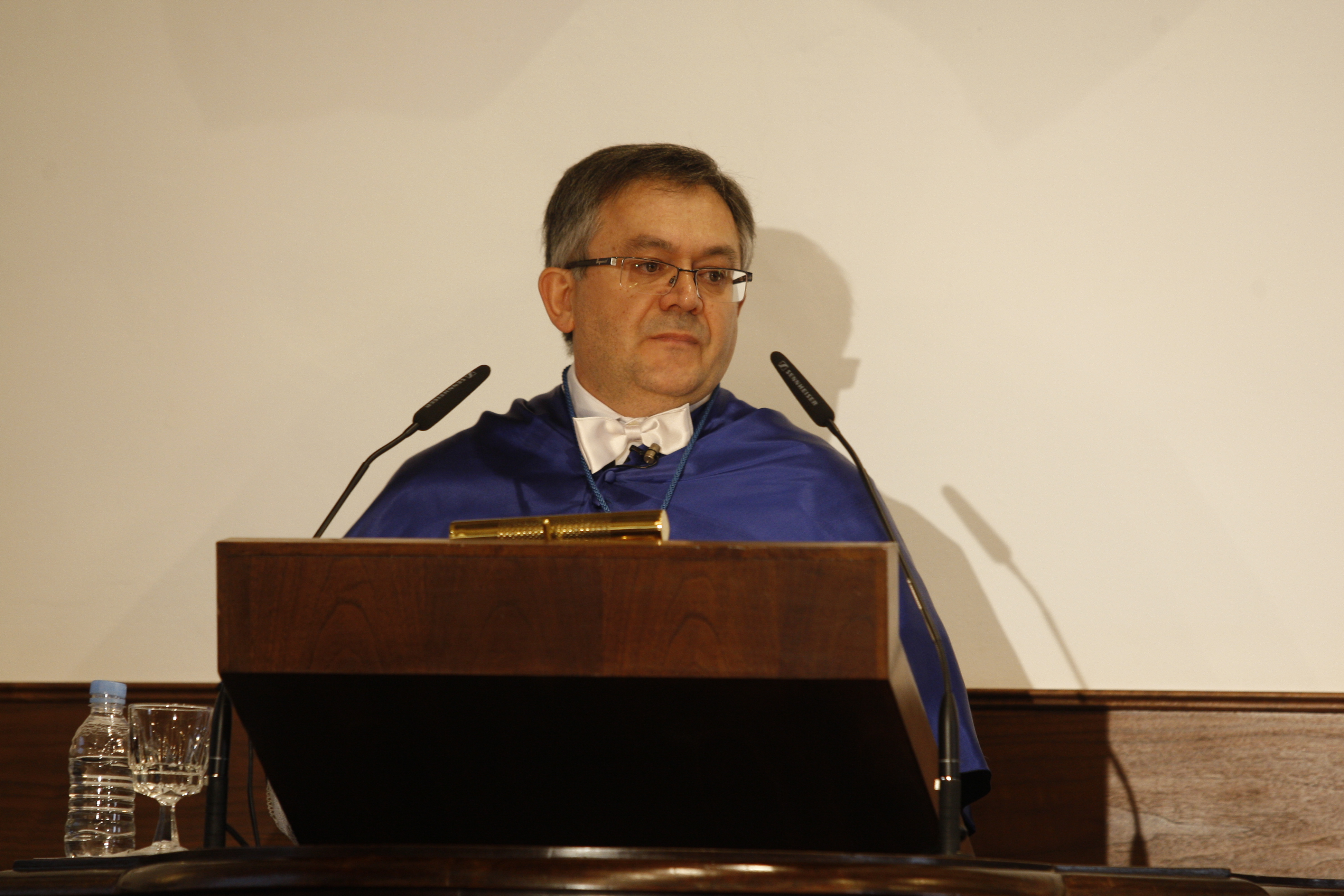 Stephen Graham Davies defiende en su nombramiento como doctor honoris causa la labor de la investigación en España