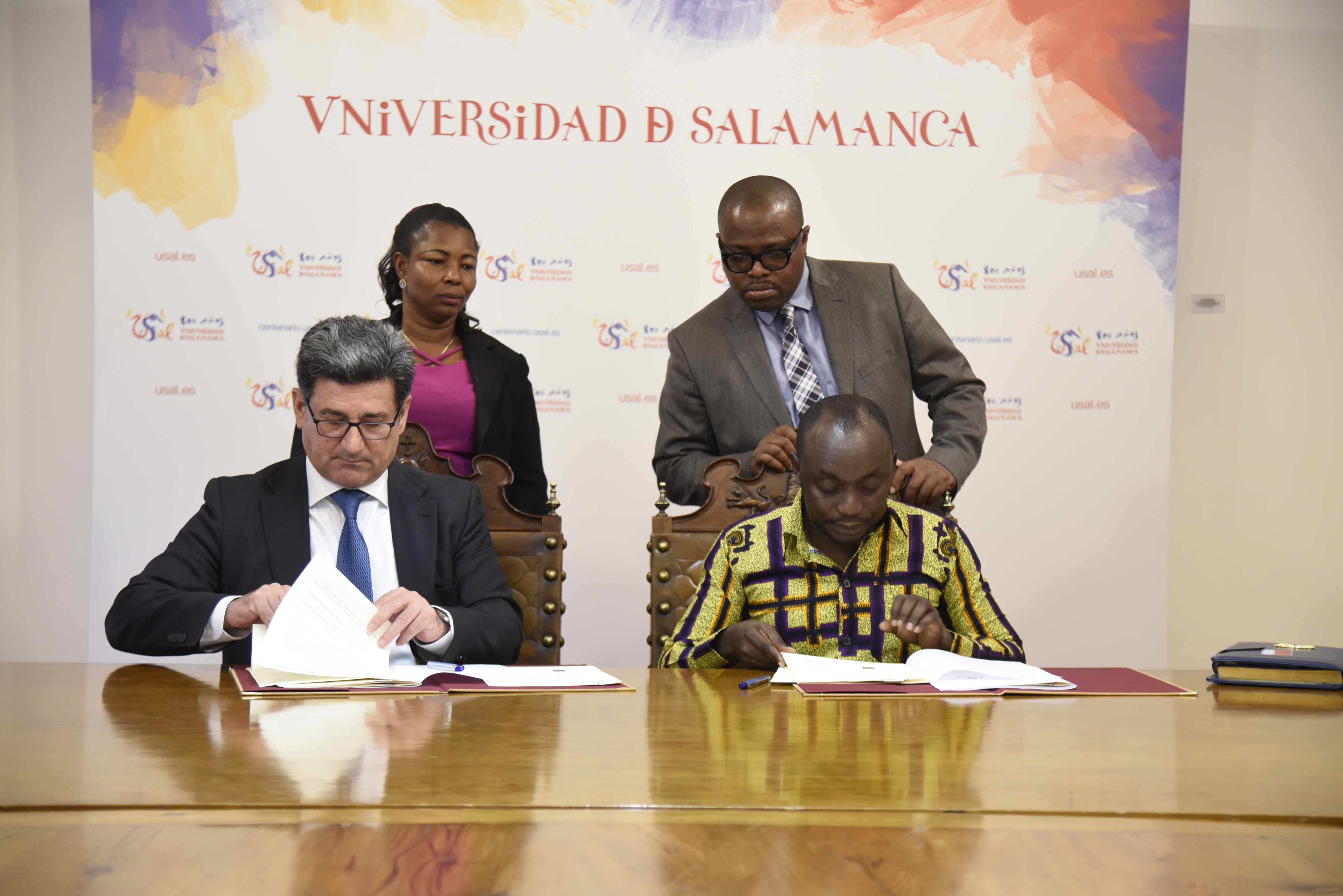 La Universidad de Salamanca y el Secretariado de Becas de Ghana suscriben dos convenios en materia de colaboración y cooperación académica