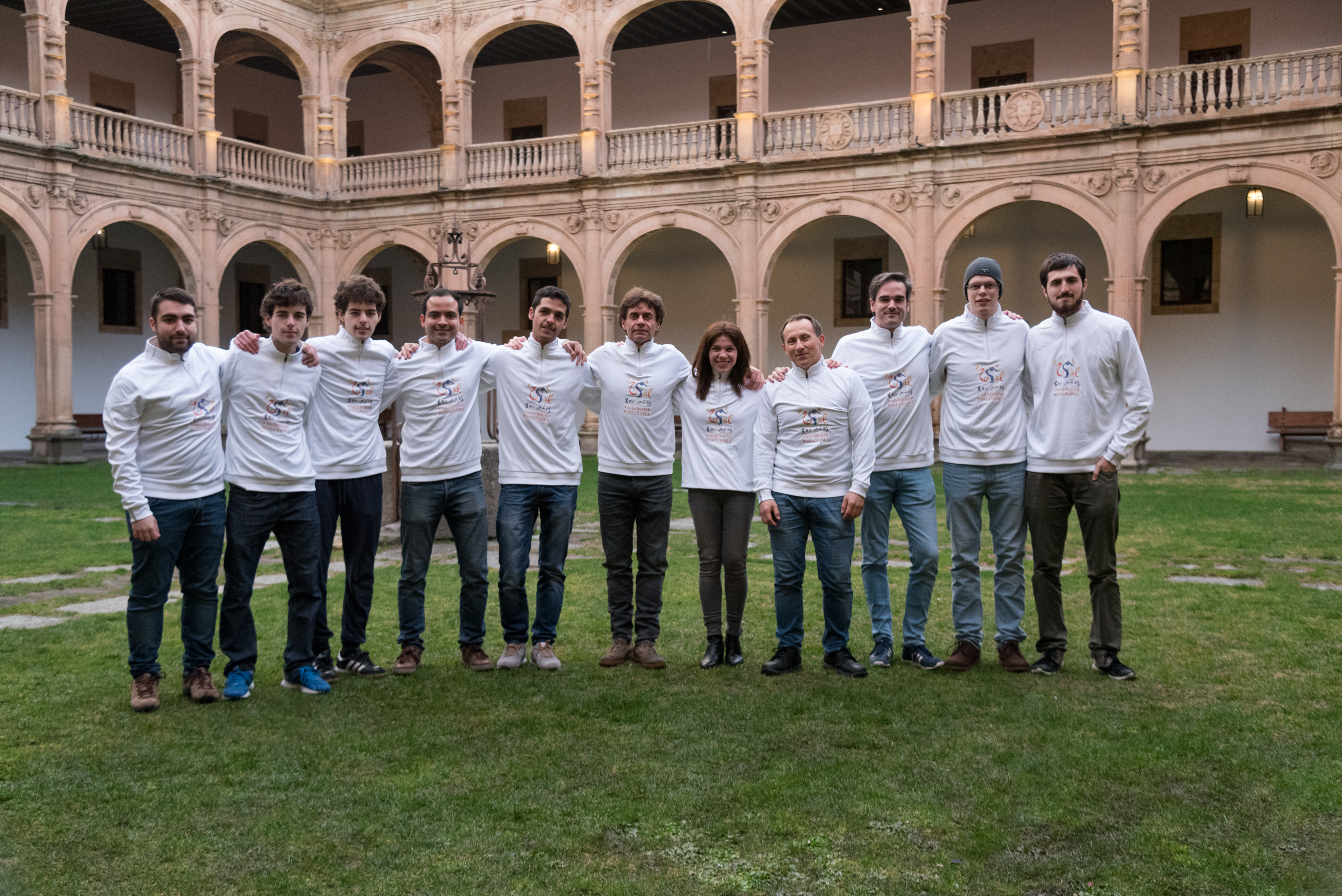 El Club Deportivo Universidad de Salamanca muestra su apoyo al VIII Centenario 