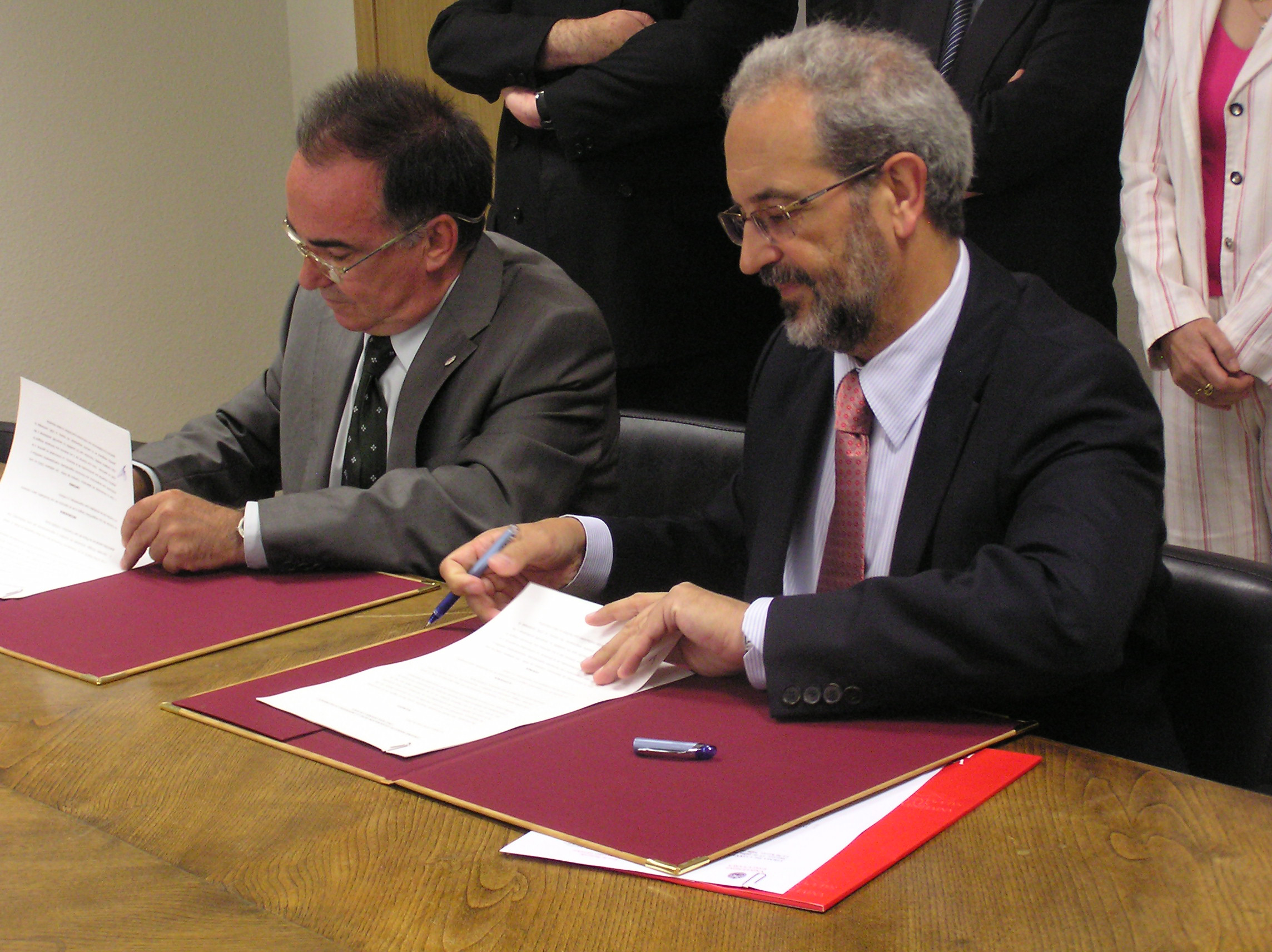 La Universidad de Salamanca suscribe un convenio con Cruz Roja Provincial de Ávila en materia de formación