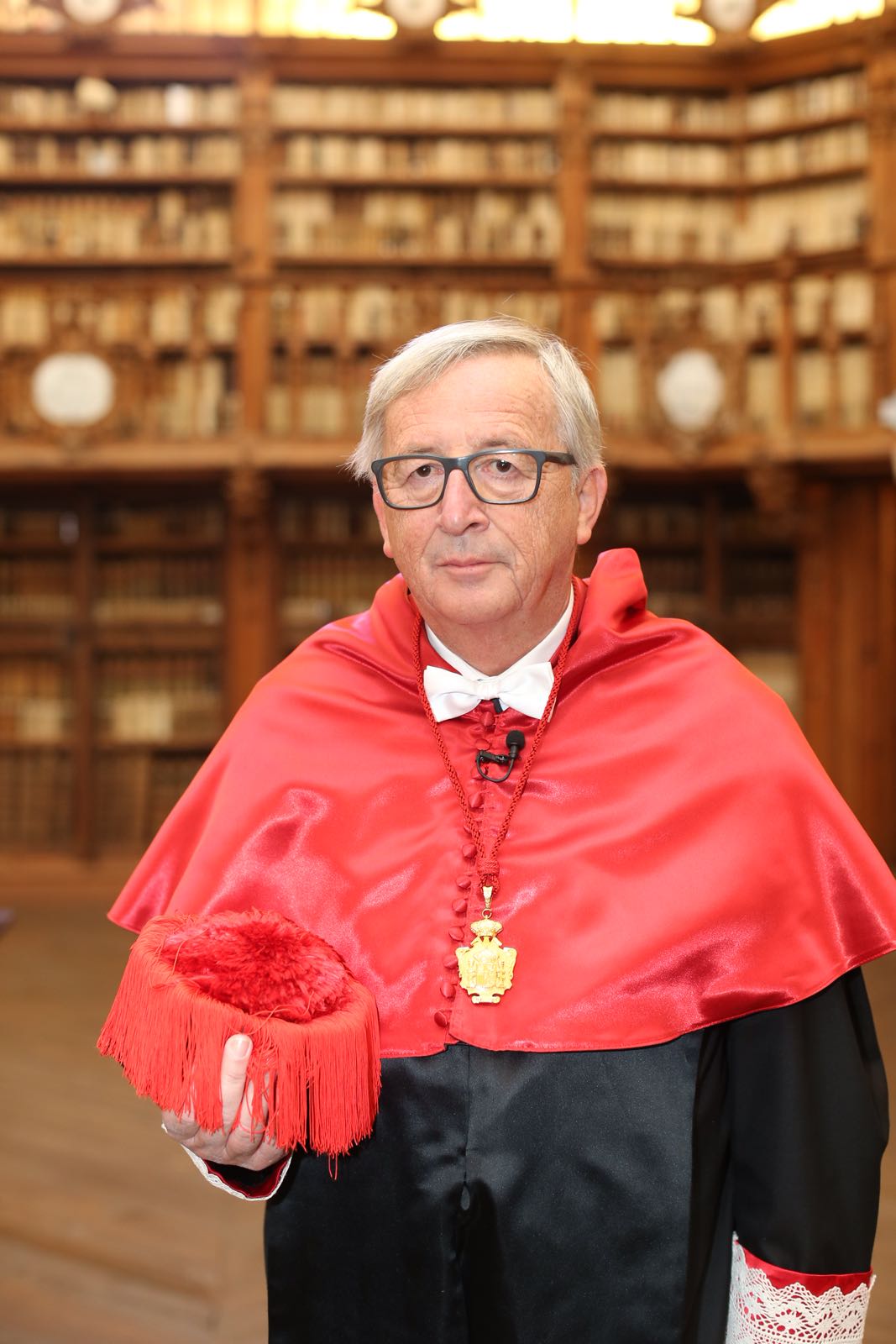 La Universidad de Salamanca inviste doctores honoris causa al presidente de la Comisión Europea, Jean Claude Juncker, y al excomisario de Asuntos Sociales, Educación y Cultura, Manuel Marín