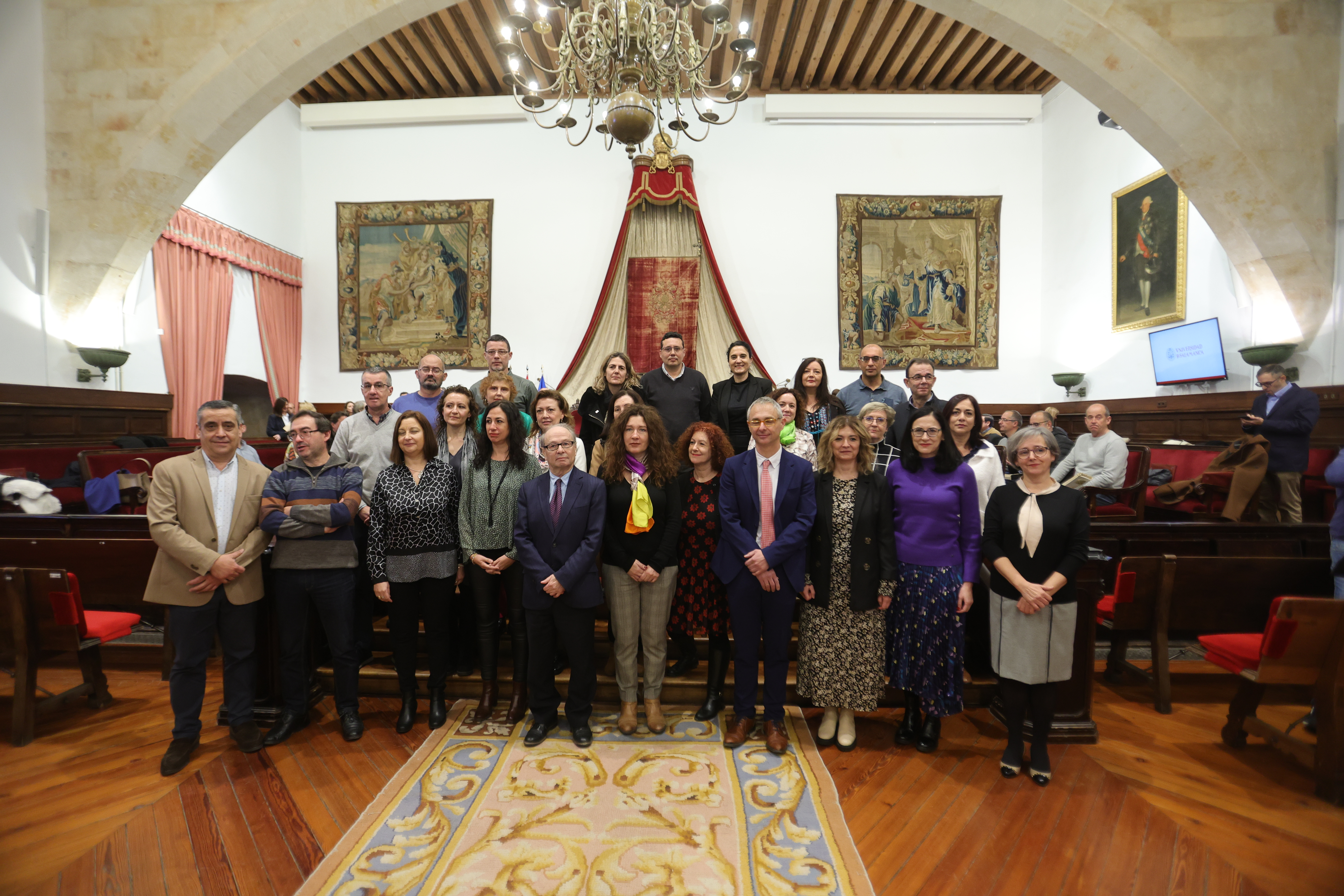 La Universidad de Salamanca entrega las distinciones al personal de administración y servicios