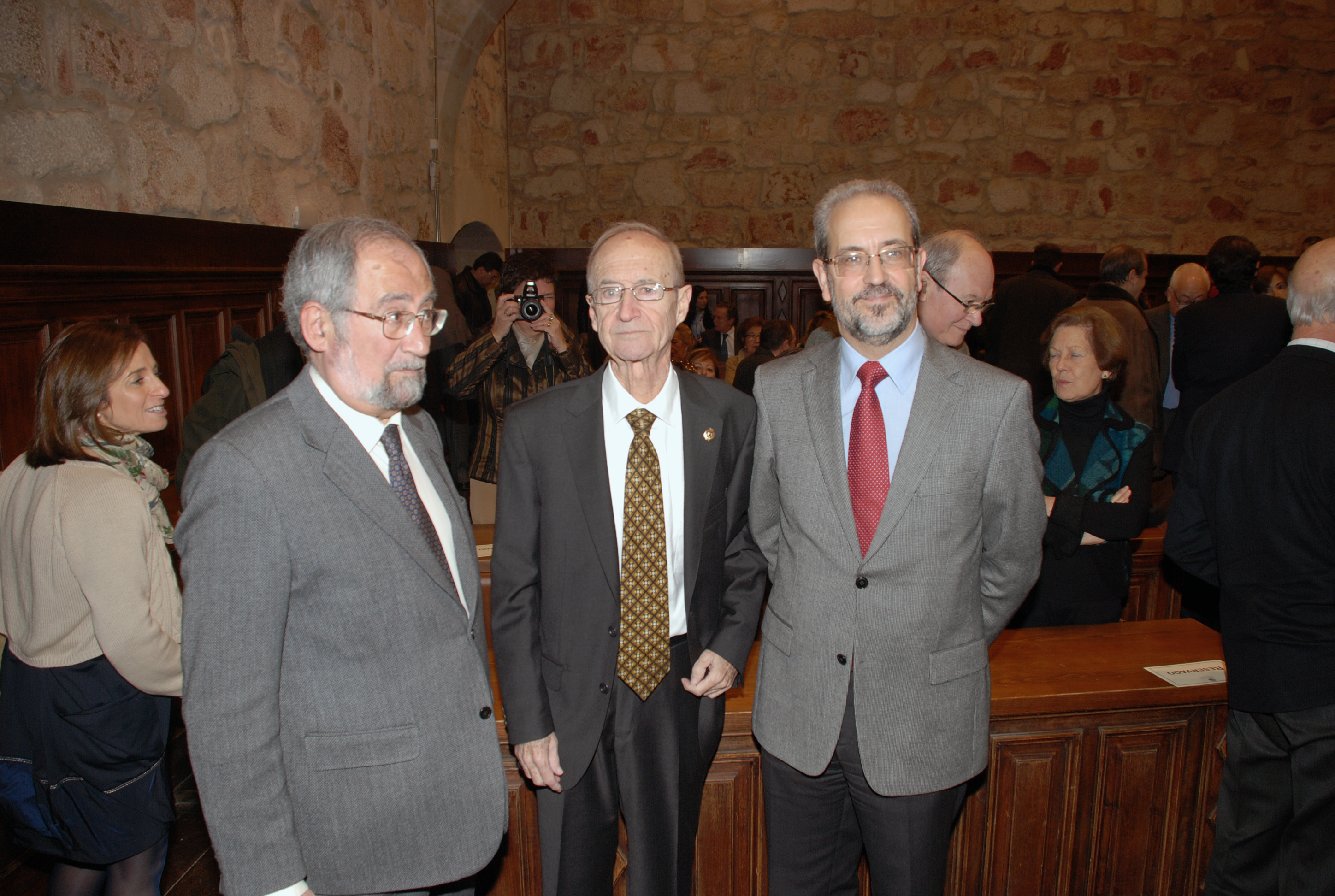 El rector, Daniel Hernández Ruipérez, asiste al homenaje que Derecho Administrativo tributa al profesor Enrique Rivero 