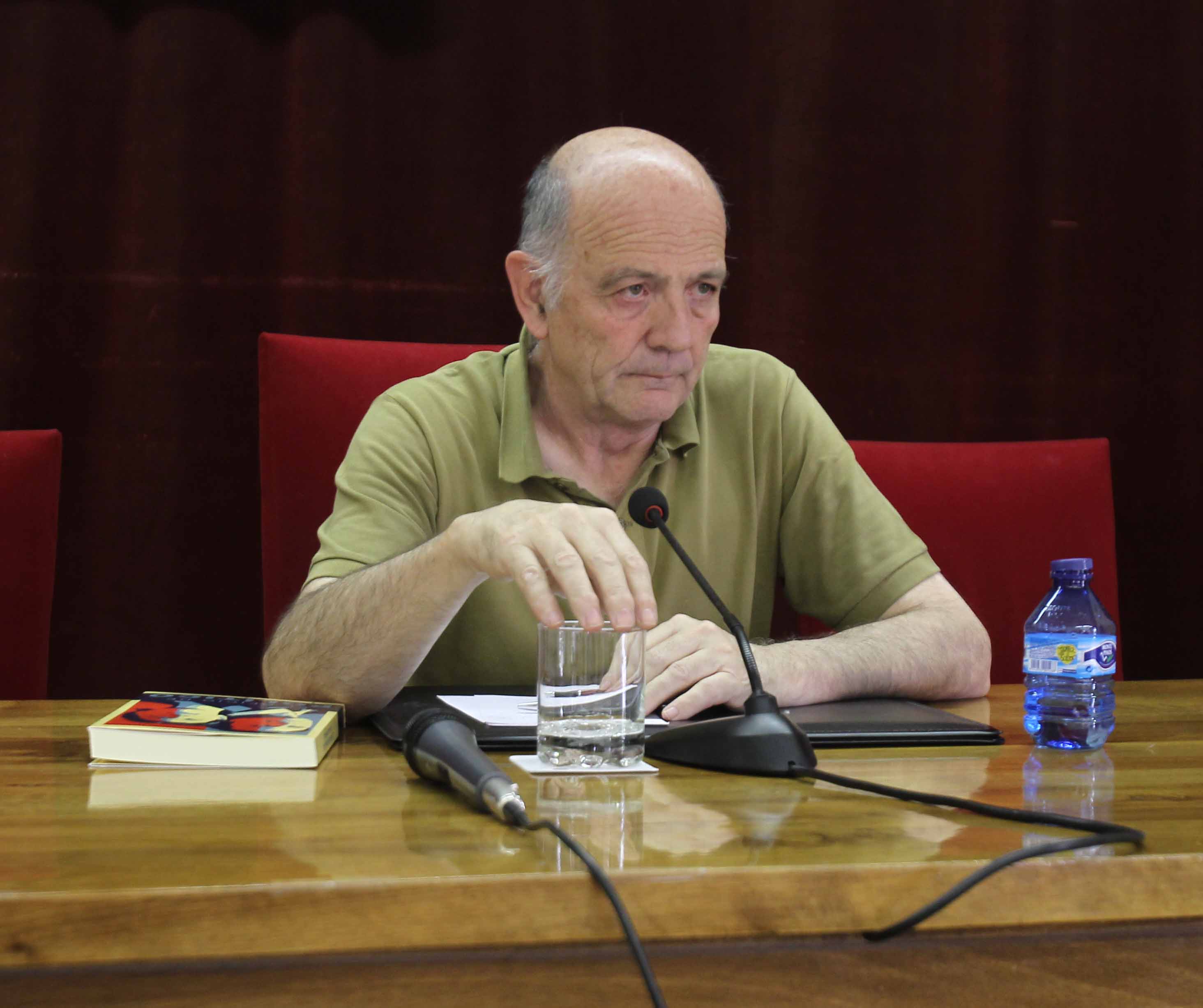 El catedrático de Ciencia Política, Manuel Alcántara, presenta su nuevo libro titulado ‘El oficio político’
