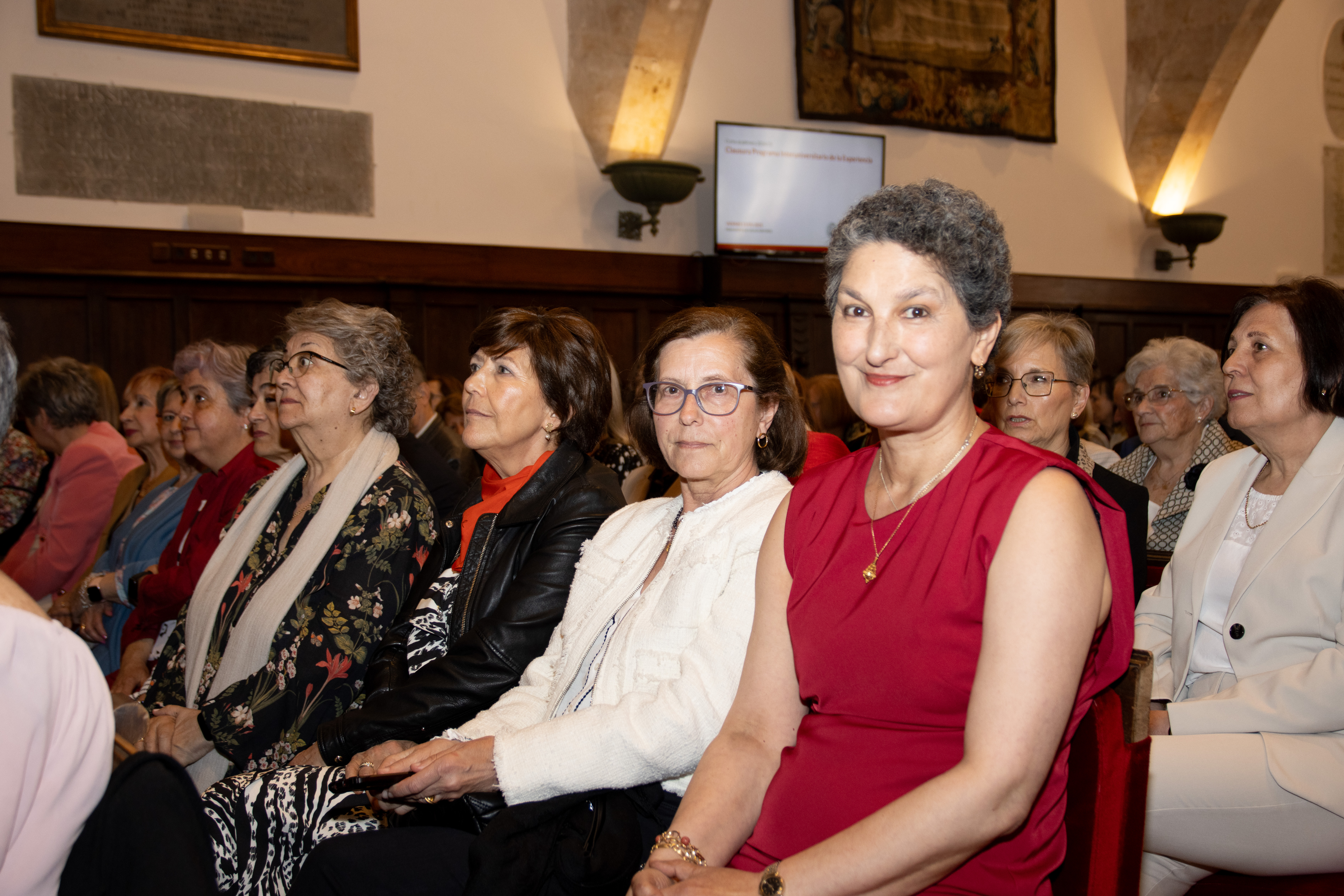 Más de 200 alumnos del Programa Interuniversitario de la Experiencia se gradúan en la Universidad de Salamanca