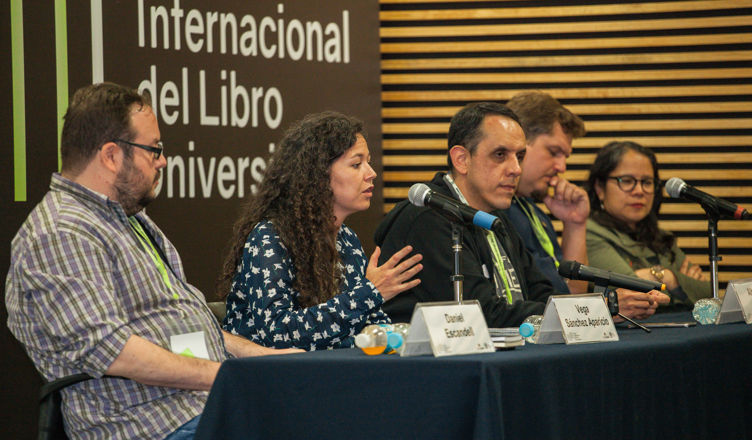 Daniel Escandell, Vega Sánchez Aparicio, Alberto Chimal, Ben Clark y Sara Uribe, en FILUNI 