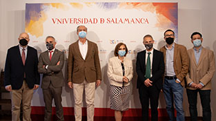 El rector de la Universidad de Salamanca recibe a los representantes de la Escuela de Arte Dramático de Castilla y León