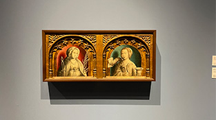 El óleo sobre tabla “Santa Apolonia y Santa María Magdalena”, fechado entre los años 1507-1508, formó parte del retablo de la antigua capilla del Estudio