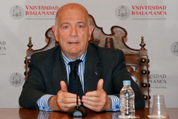 La Universidad homenajea a Francisco Brines un día antes de conocer al XX Premio Reina Sofía de Poesía Iberoamericana