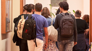 El Consejo de Gobierno de la Universidad de Salamanca aprueba ampliar la dotación económica destinada a ayudas complementarias para estudiantes como consecuencia de la crisis provocada por la COVID-19