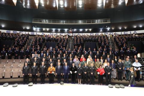 Clausura grado estudios policiales