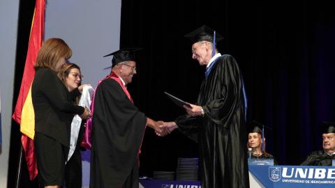 El catedrático de Anatomía e Histología Humanas José Carretero González, honoris causa por la Universidad de Iberoamérica 