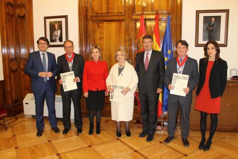 La excatedrática de Derecho Procesal, Mª del Carmen Calvo Sánchez, condecorada con la Cruz de Honor de la Orden de San Raimundo de Peñafort