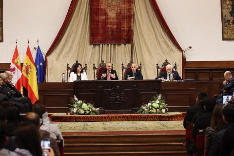 El rector, Ricardo Rivero, presidió el acto inaugural