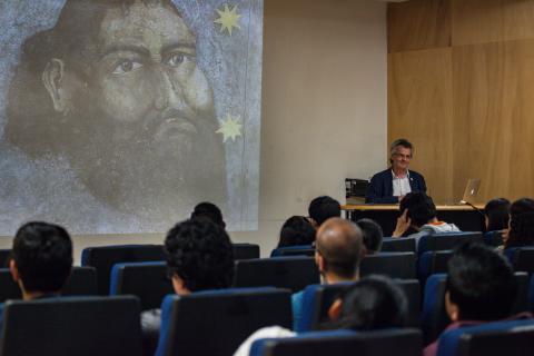 Bernardo García-Bernalt, durante su intervención en la UNAM